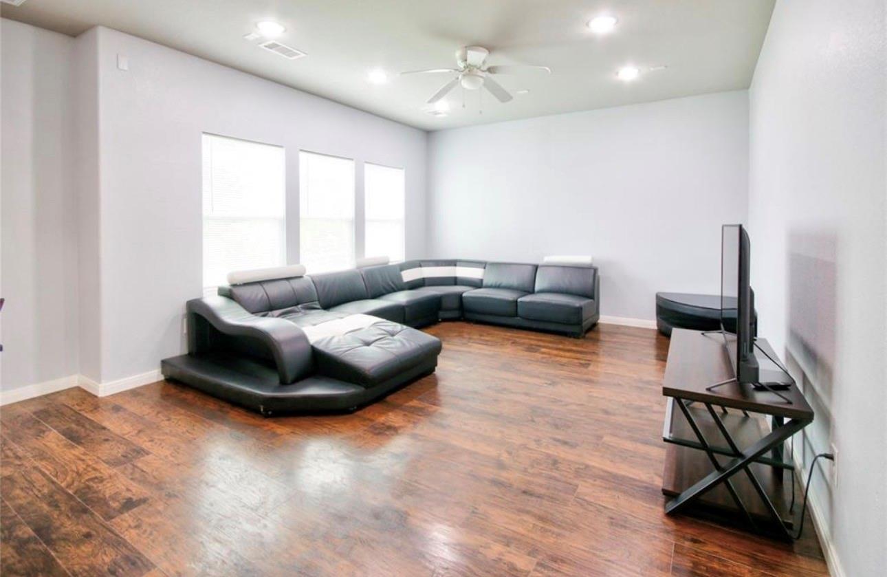 3510 Oleander Ave, Texas City, TX 77590 photo