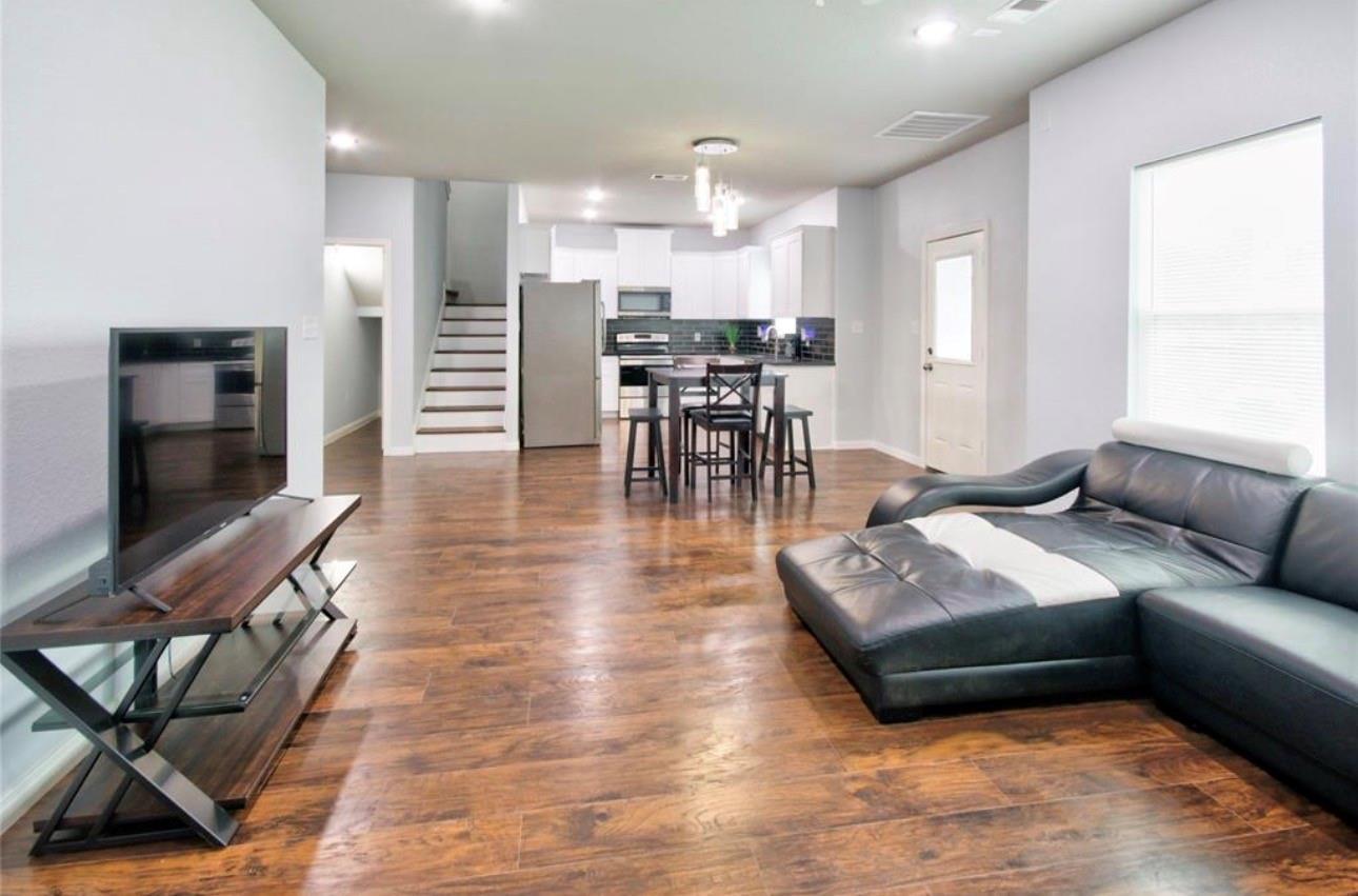 3510 Oleander Ave, Texas City, TX 77590 photo