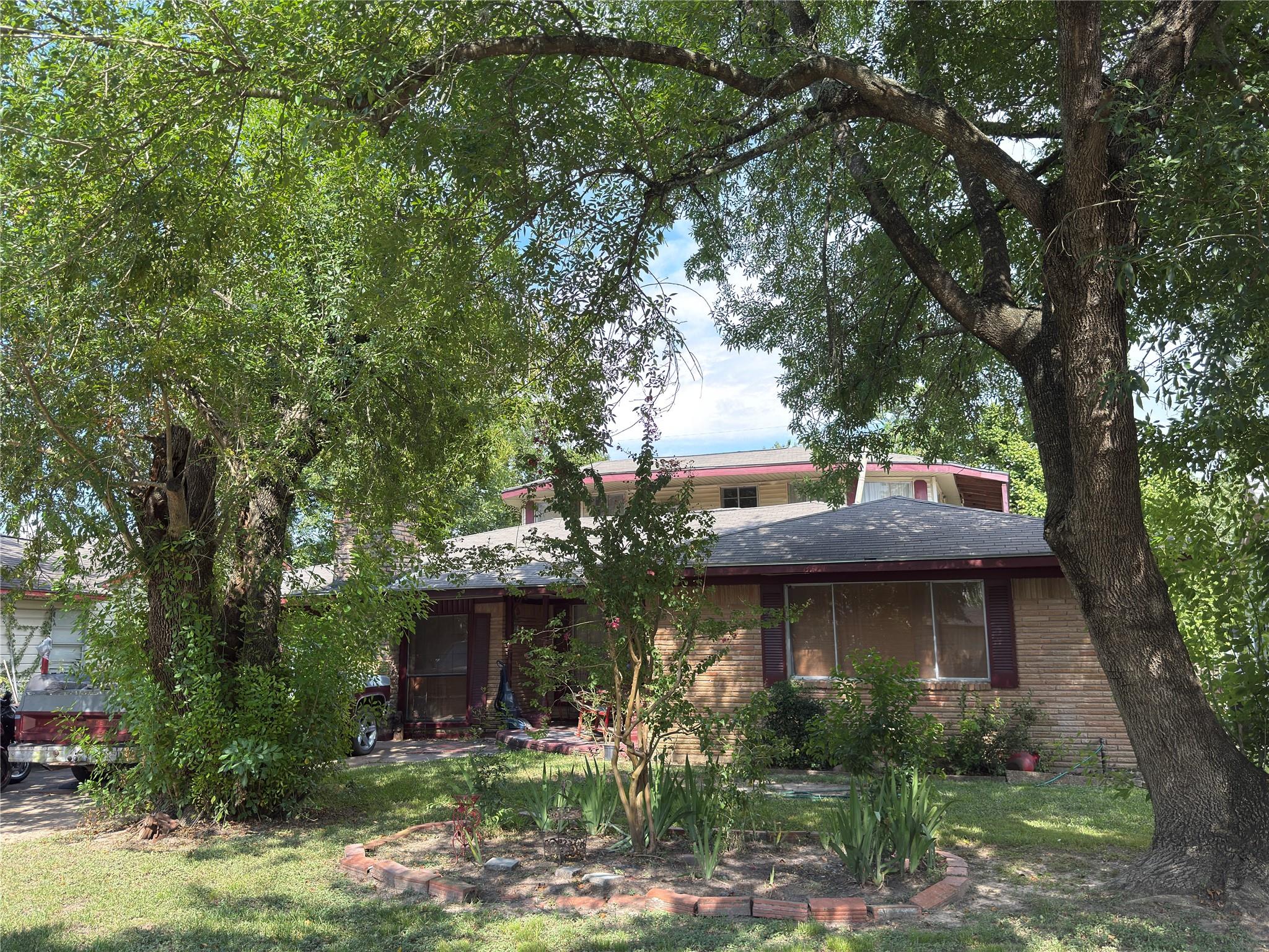 10106 Cheeves Dr, Houston, TX 77016 photo