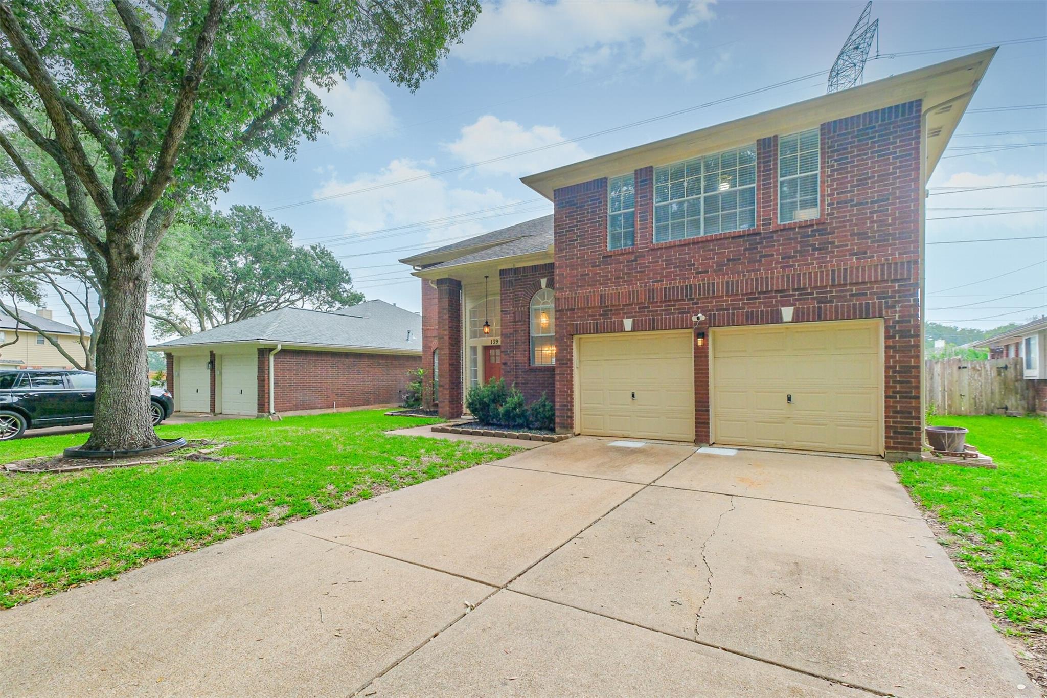 139 High Meadows Dr, Sugar Land, TX 77479 photo
