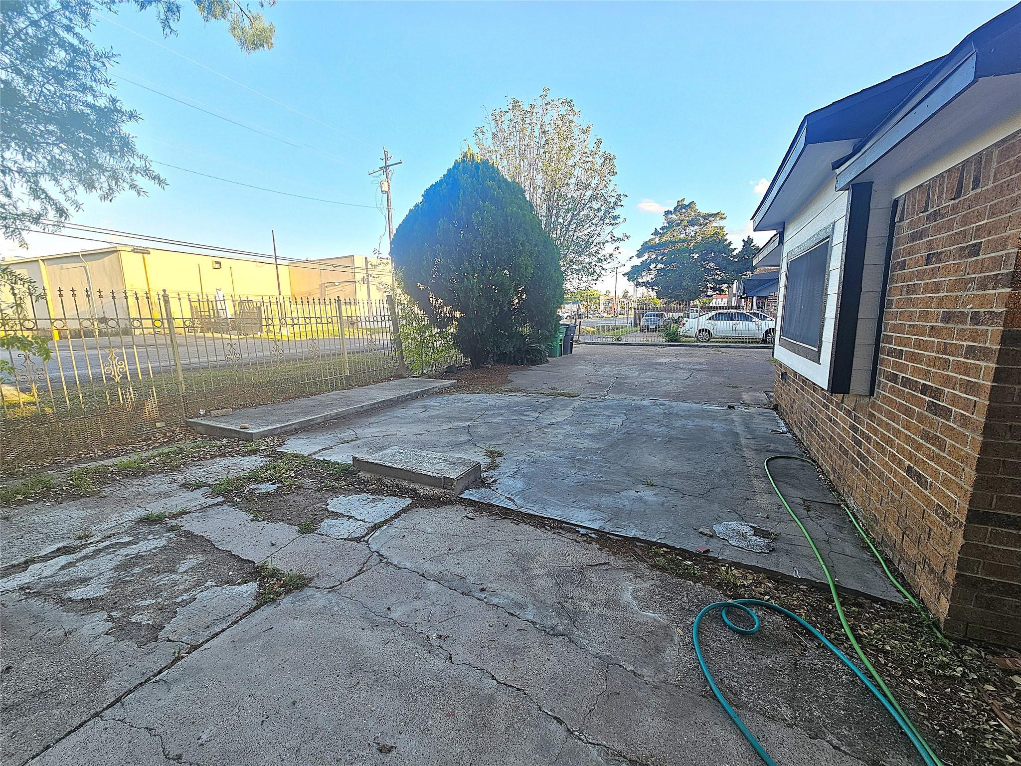 2131 Campbell Rd, Houston, TX 77080 photo