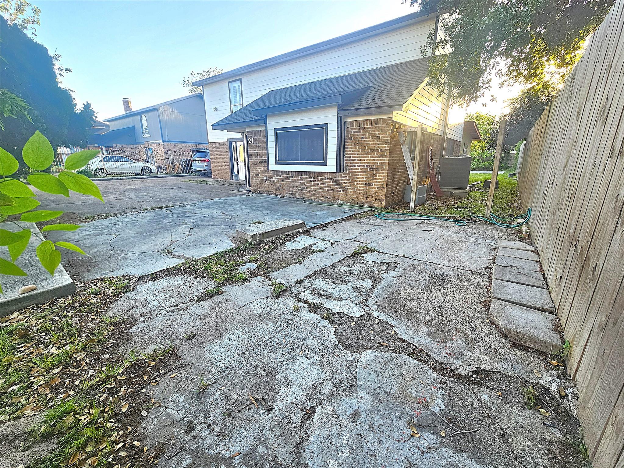 2131 Campbell Rd, Houston, TX 77080 photo