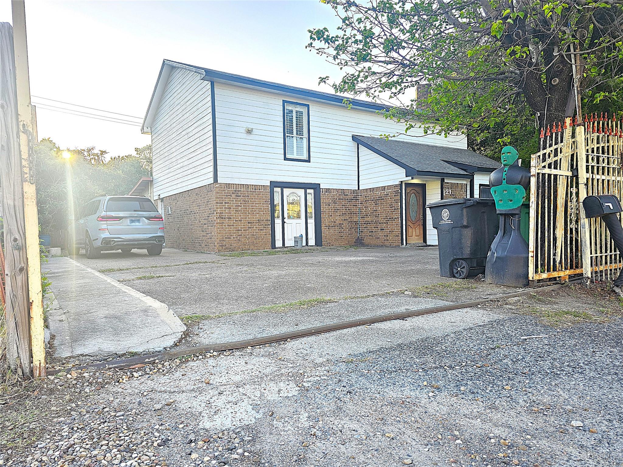 2131 Campbell Rd, Houston, TX 77080