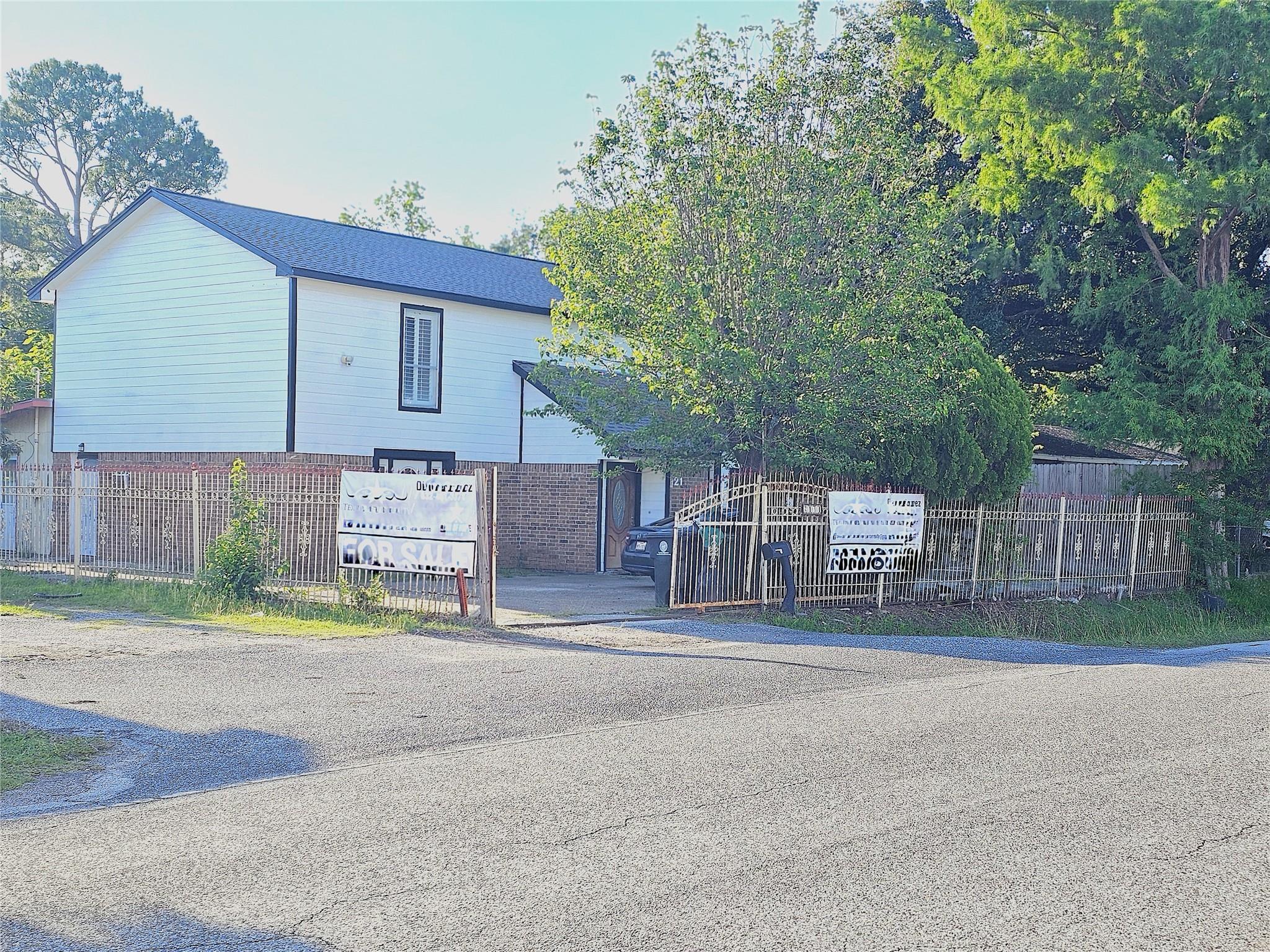 2131 Campbell Rd, Houston, TX 77080 photo