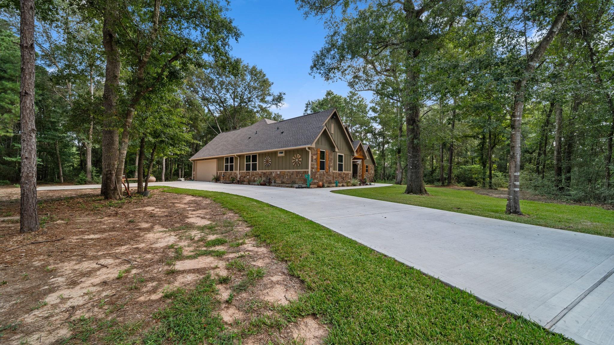8233 Quarter Horse Ln, Waller, TX 77484 photo