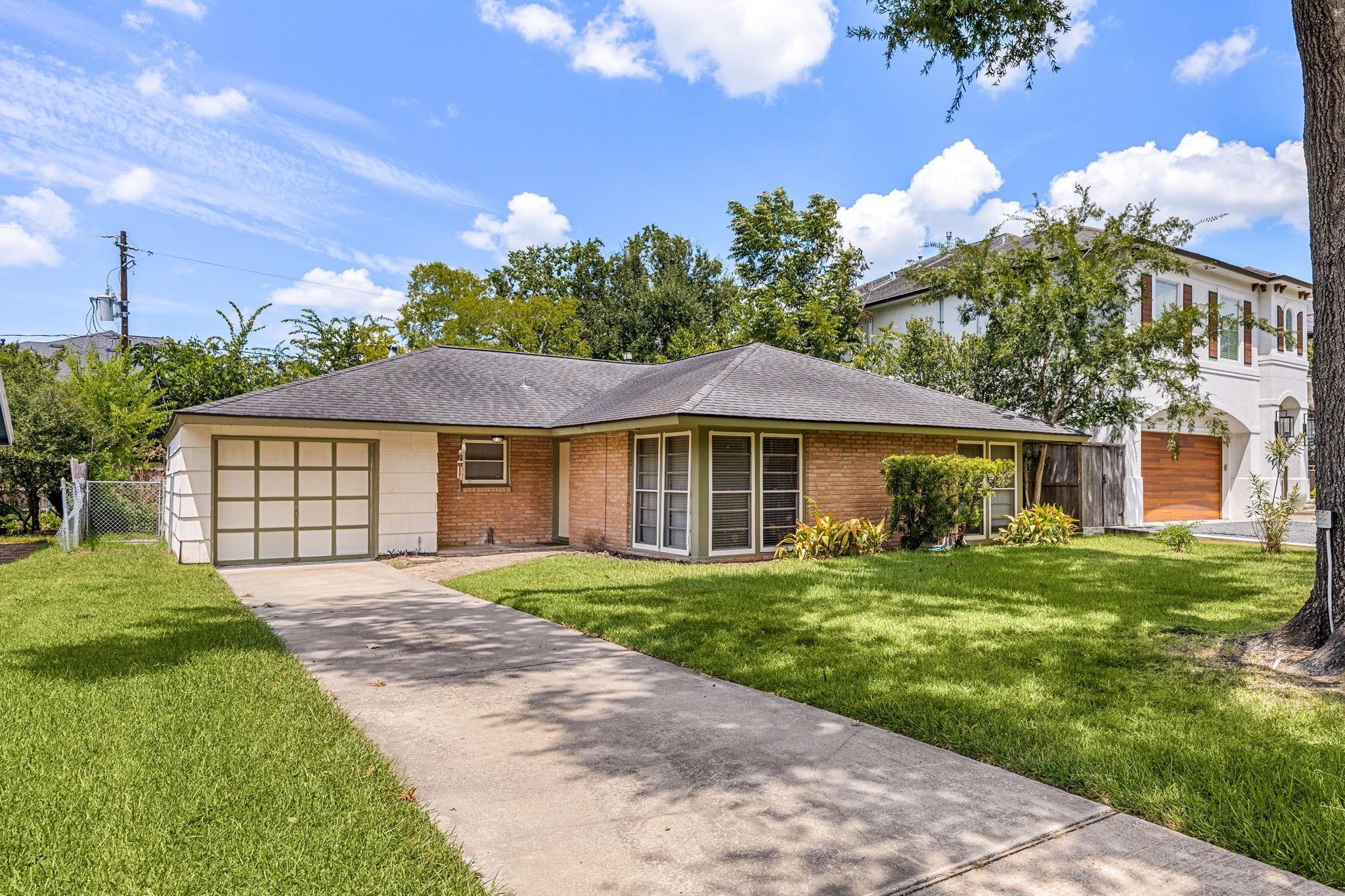 5116 Evergreen St, Bellaire, TX 77401