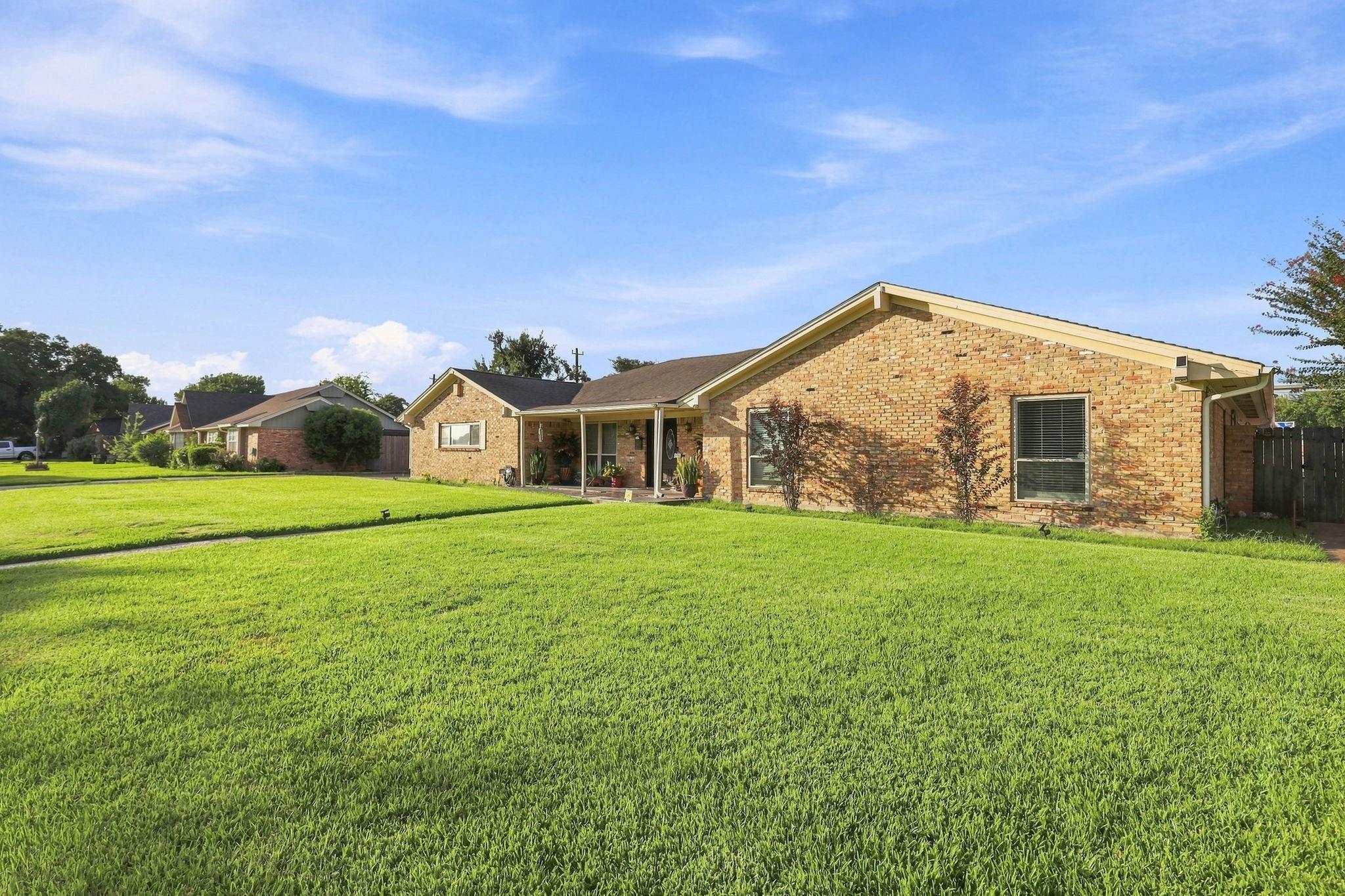 315 Stonehenge Ln, Houston, TX 77015 photo