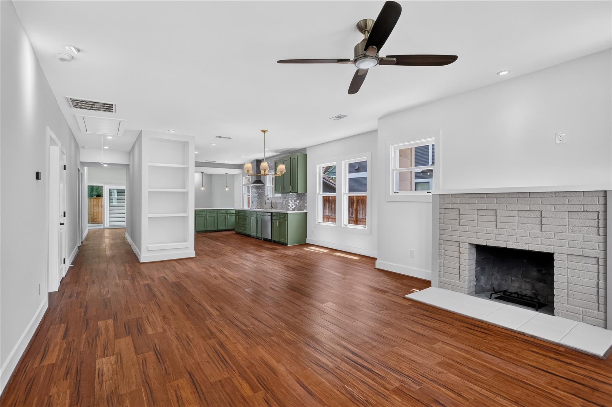 716 W Cottage St, Houston, TX 77009 photo