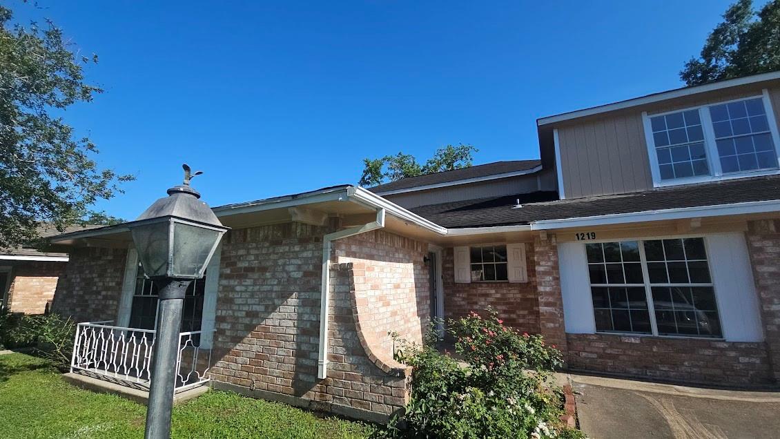 1219 Pilot Point Dr, Houston, TX 77038