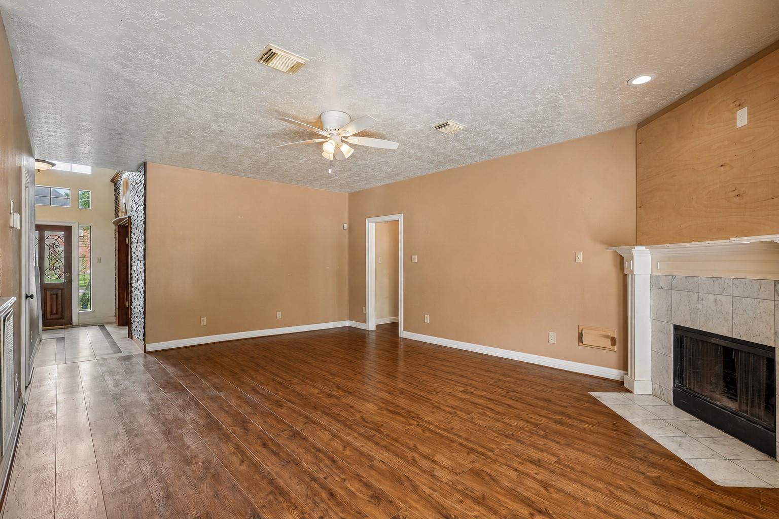 907 Remington Ct, Friendswood, TX 77546 photo