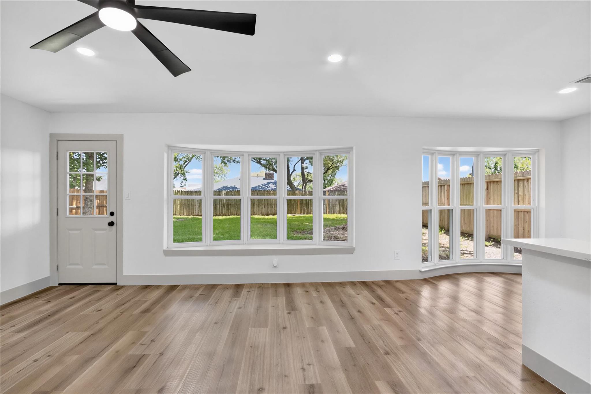 926 Buoy Rd, Houston, TX 77062 photo