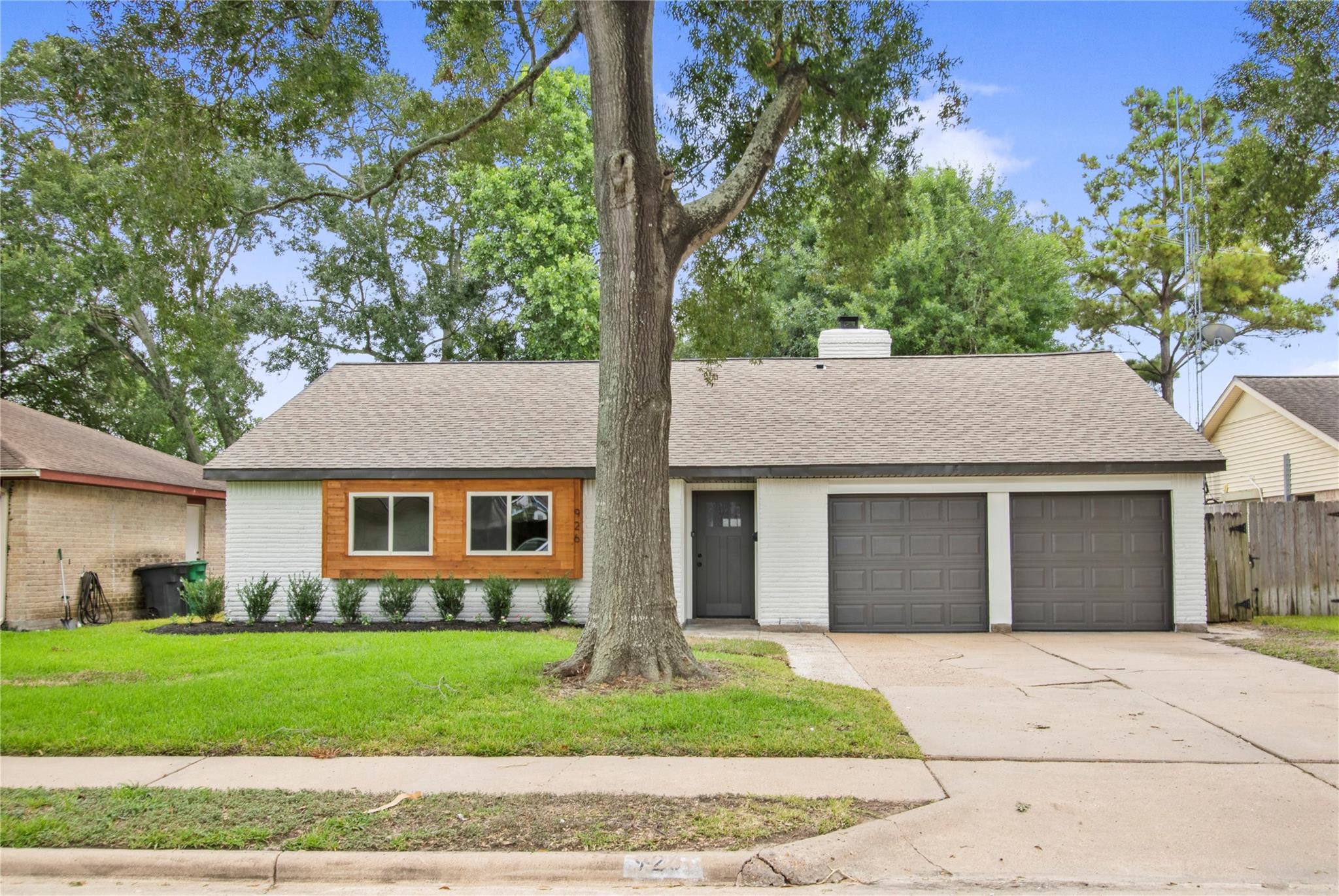 926 Buoy Rd, Houston, TX 77062