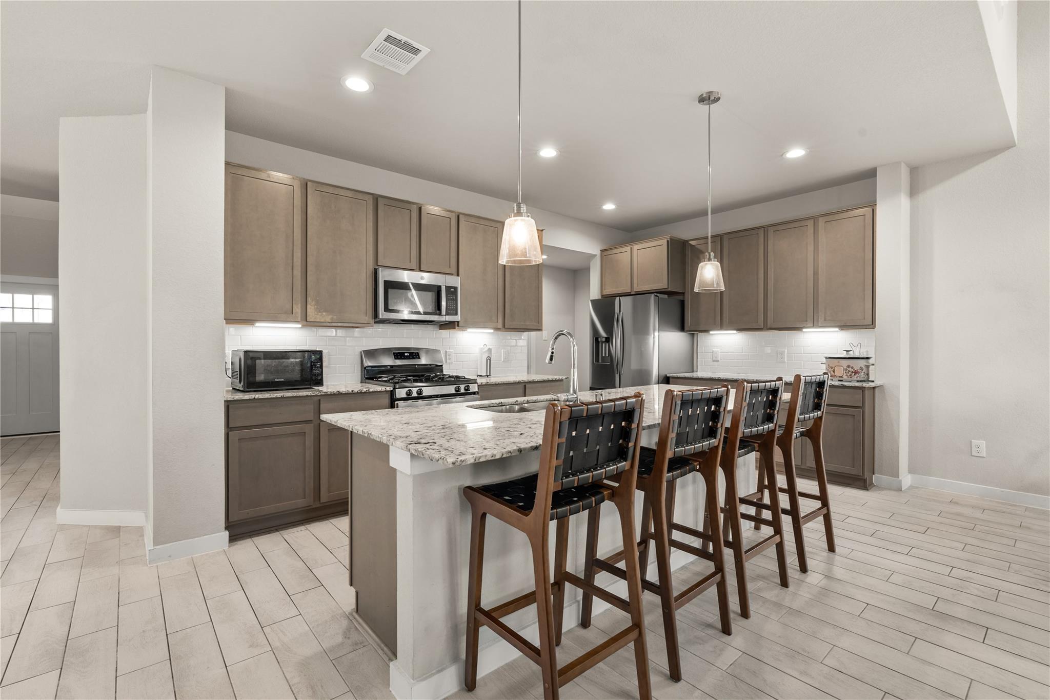 22939 Aspen Vista Dr, Spring, TX 77373 photo