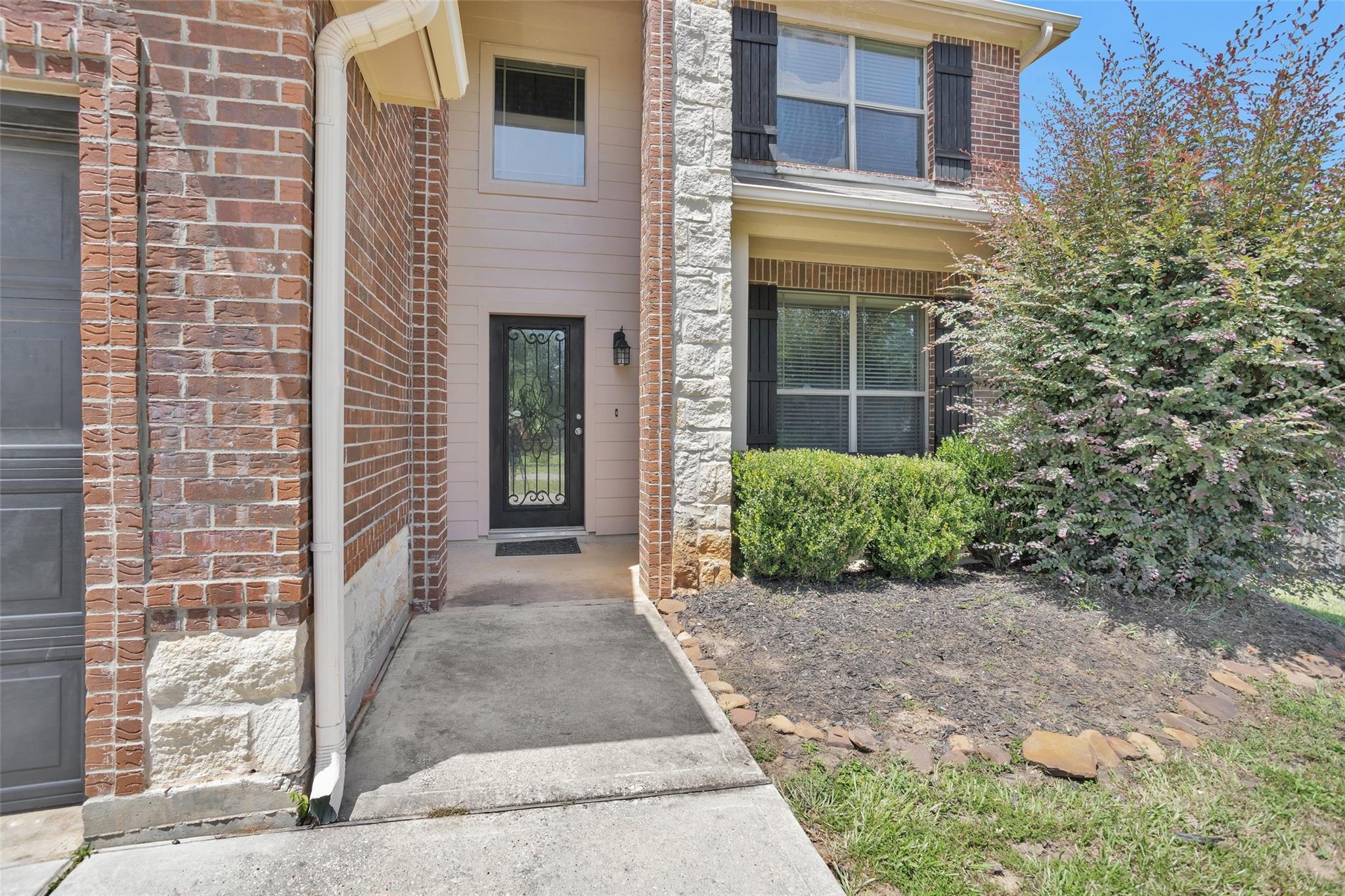 13264 Hidden Trail Ct, Willis, TX 77318 photo