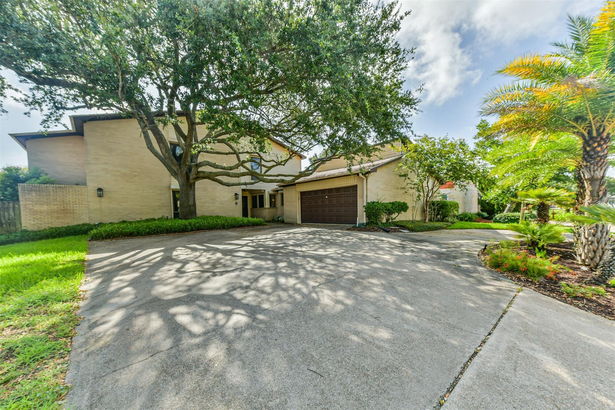 6 Park Ln, Galveston, TX 77551 photo