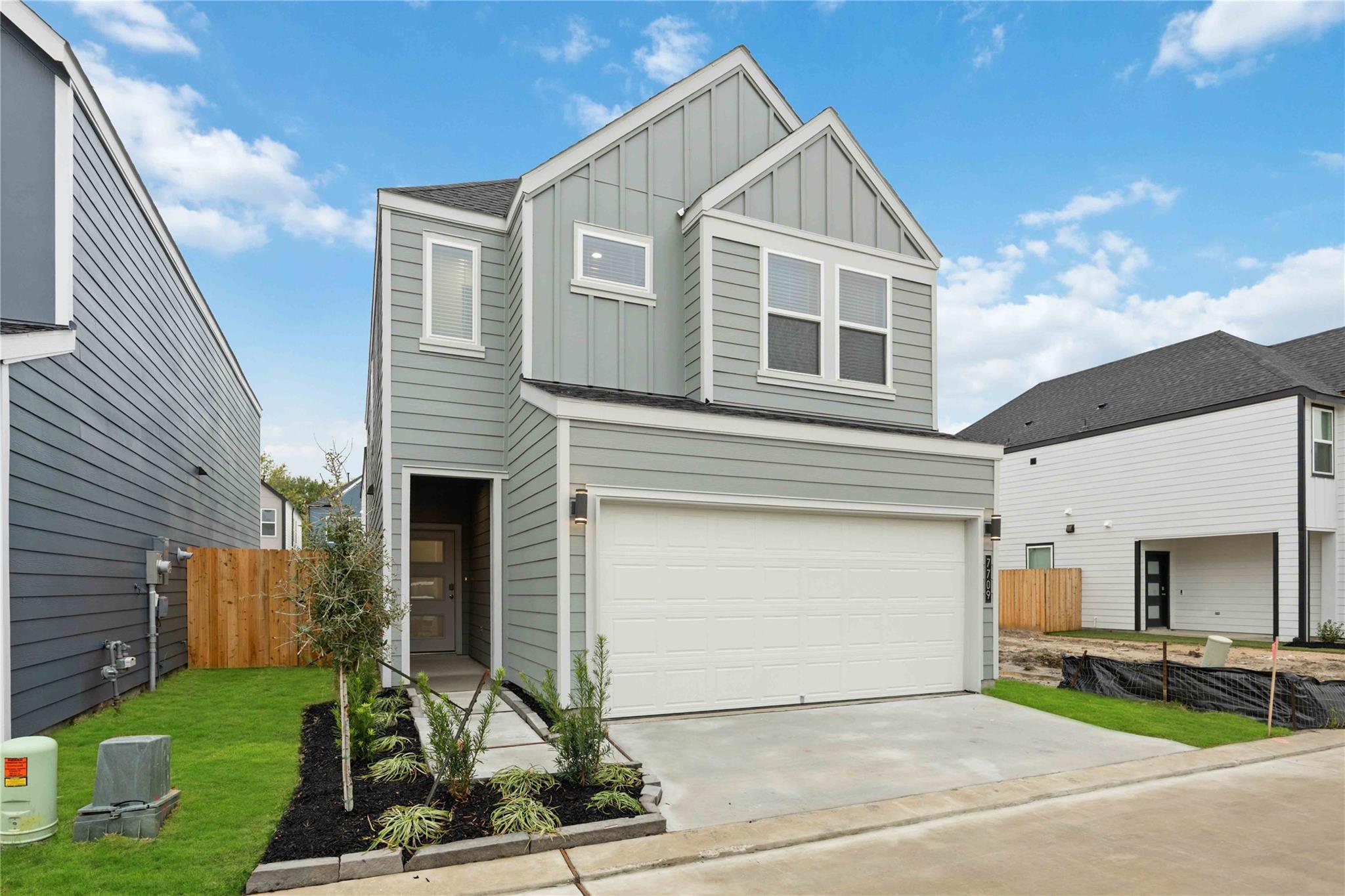 7612 Inwood Grove Ln, Houston, TX 77088 photo