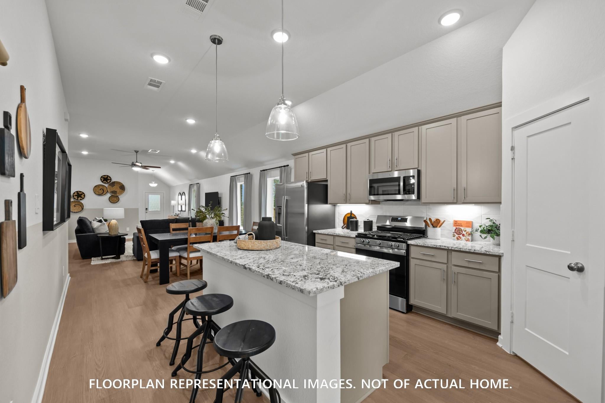 553 Copper Spring Dr, Magnolia, TX 77354 photo