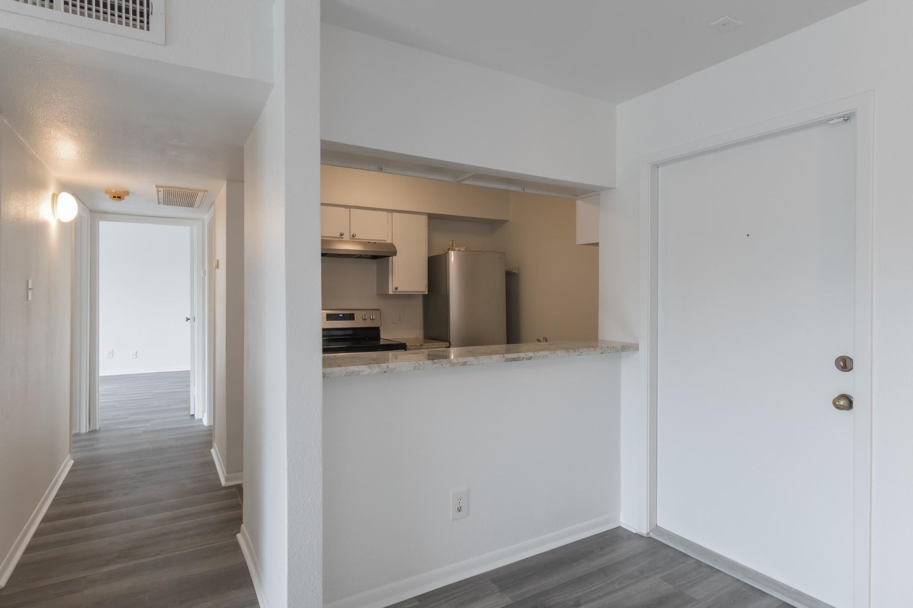 3025 Walnut Bend Ln #37, Houston, TX 77042 photo