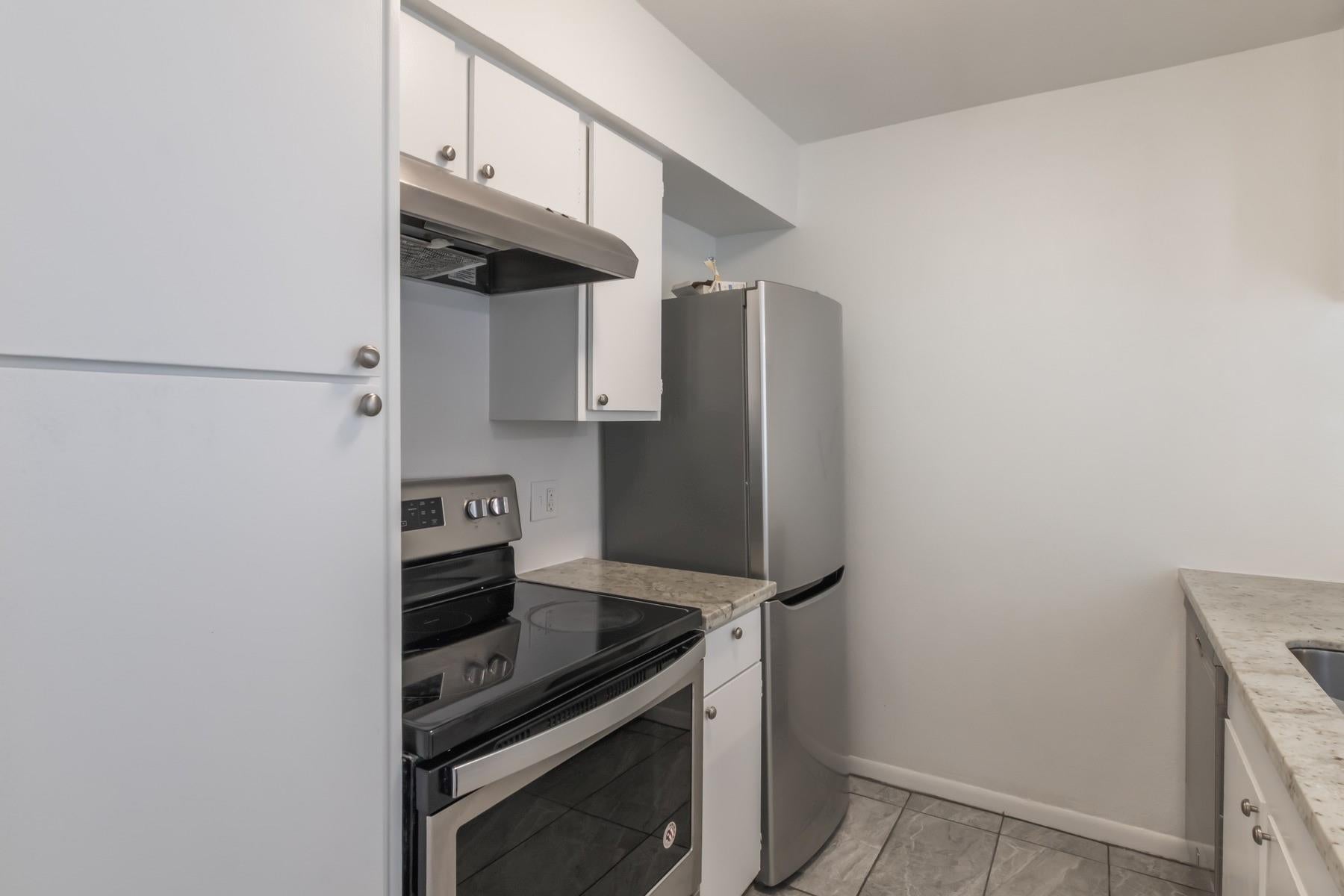 3025 Walnut Bend Ln #37, Houston, TX 77042 photo