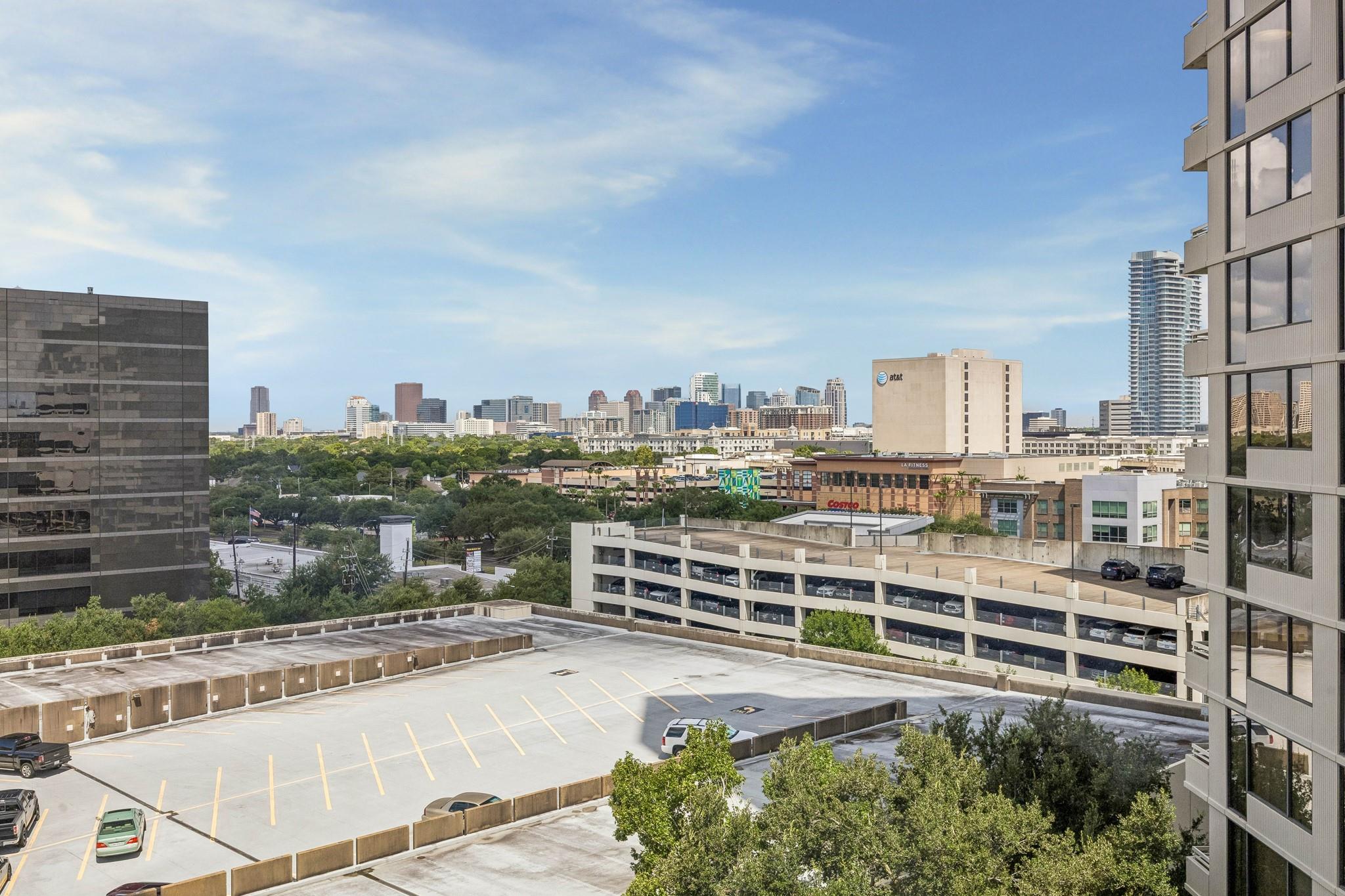 15 Greenway Plz #10 E, Houston, TX 77046 photo