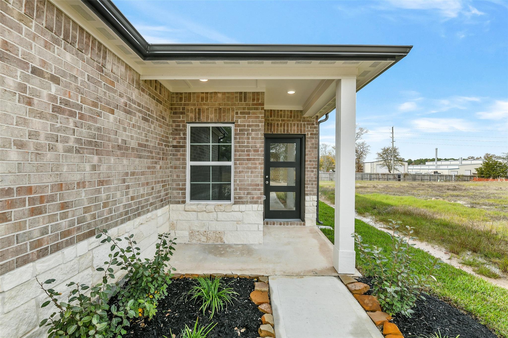 245 Harlingen Dr, Magnolia, TX 77354 photo