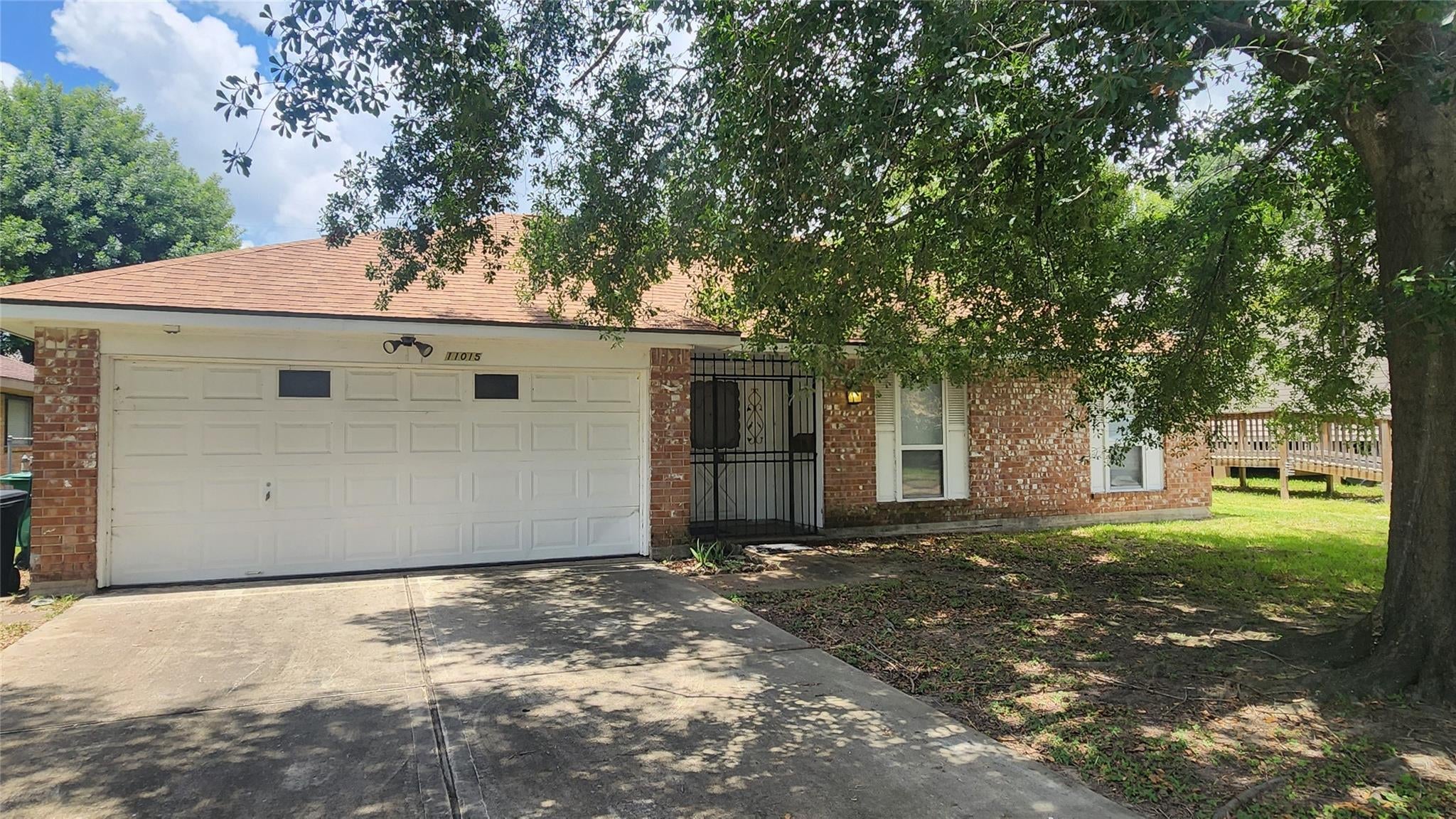 11015 Fleming Dr, Houston, TX 77013
