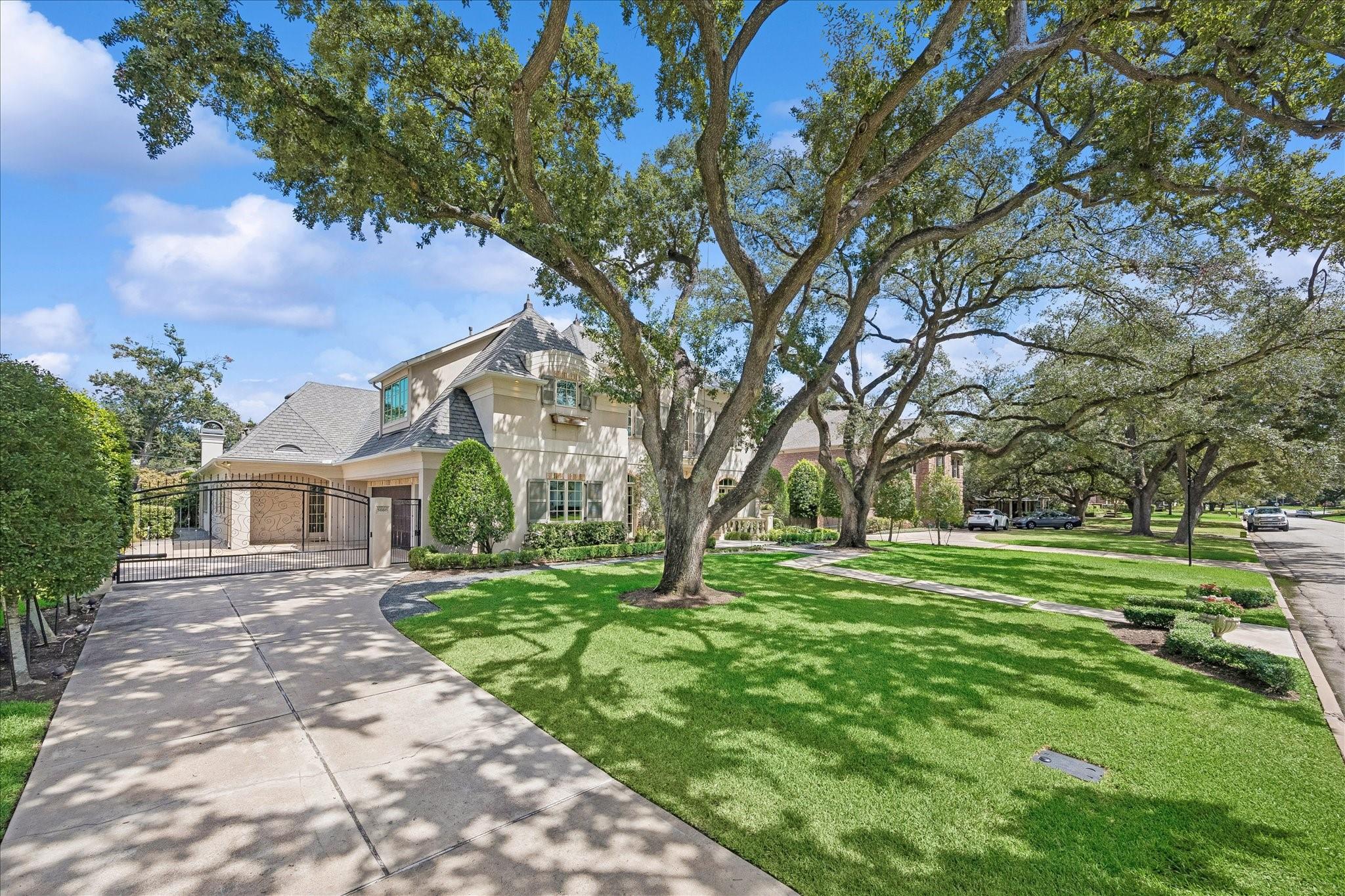 5666 Cedar Creek Drive Dr, Houston, TX 77056 photo