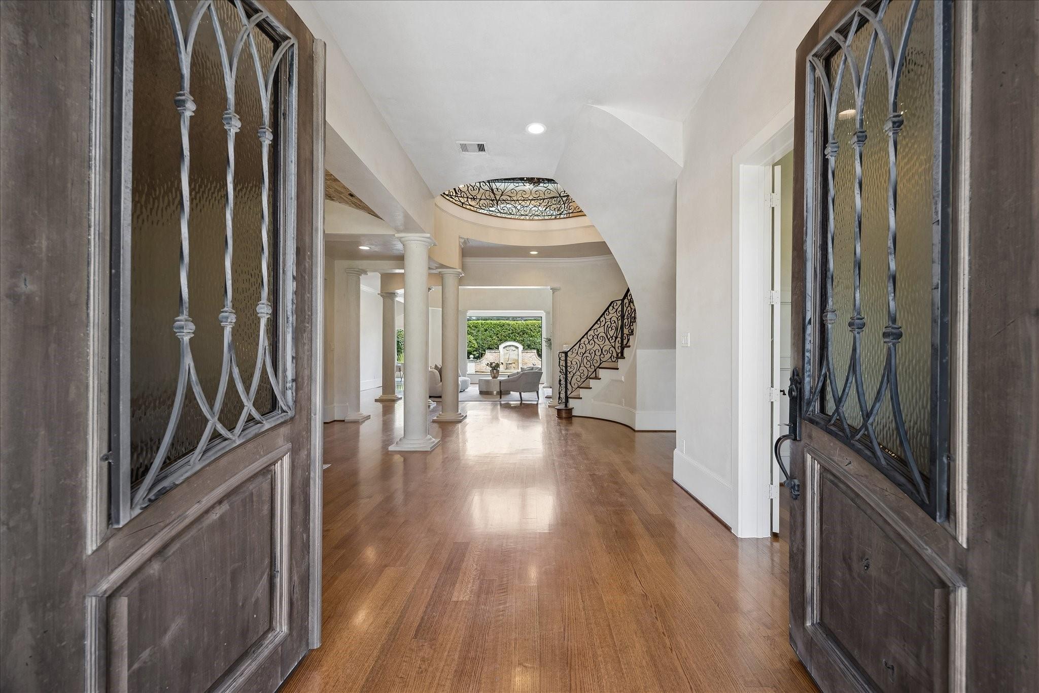 5666 Cedar Creek Drive Dr, Houston, TX 77056 photo