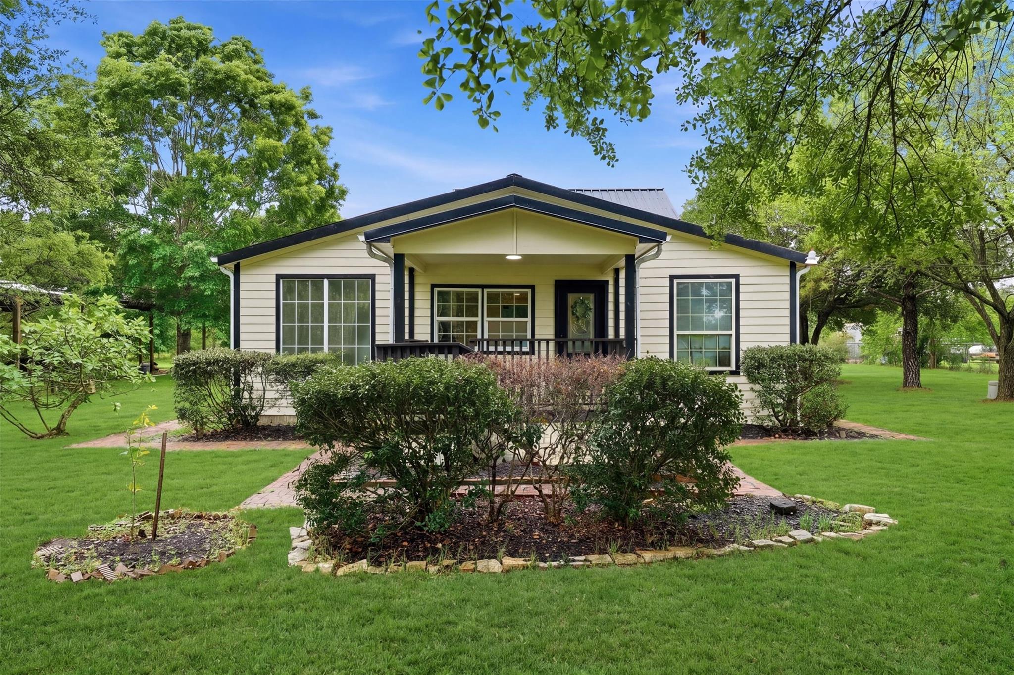 4622 Hill Side Ln, Needville, TX 77461
