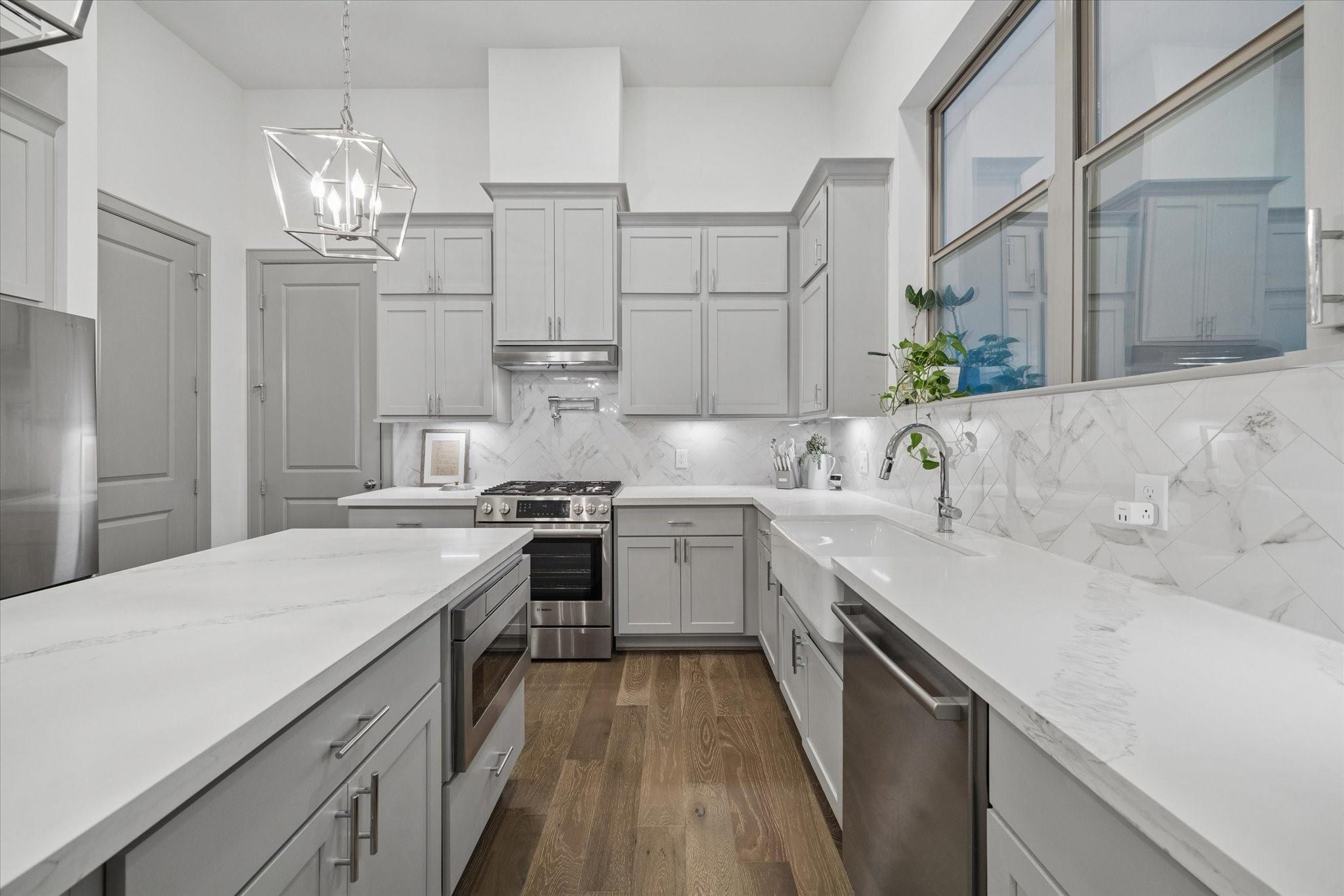 1907 W 25 St, Houston, TX 77008 photo