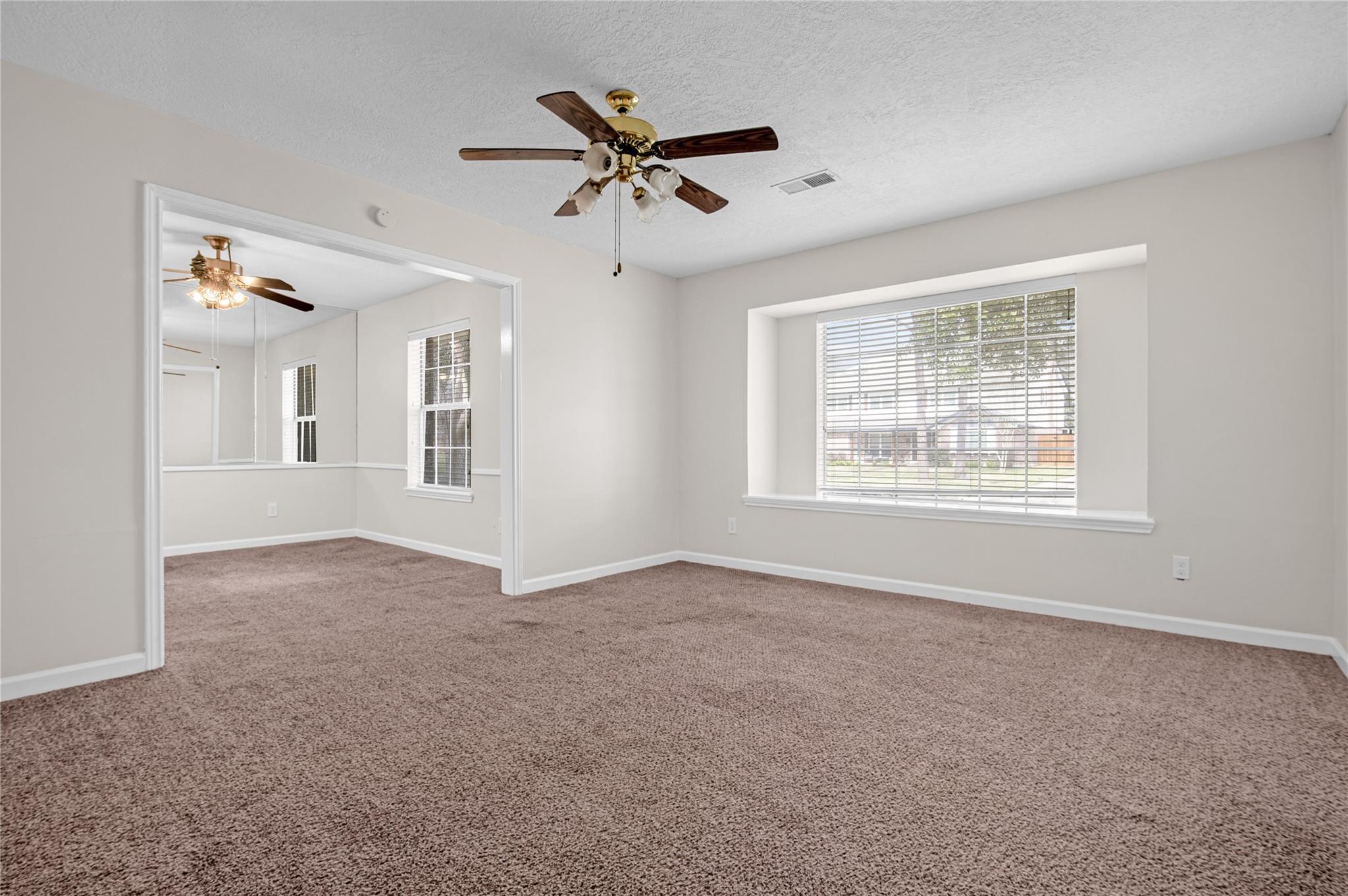 18230 Caprice Ln, Houston, TX 77058 photo
