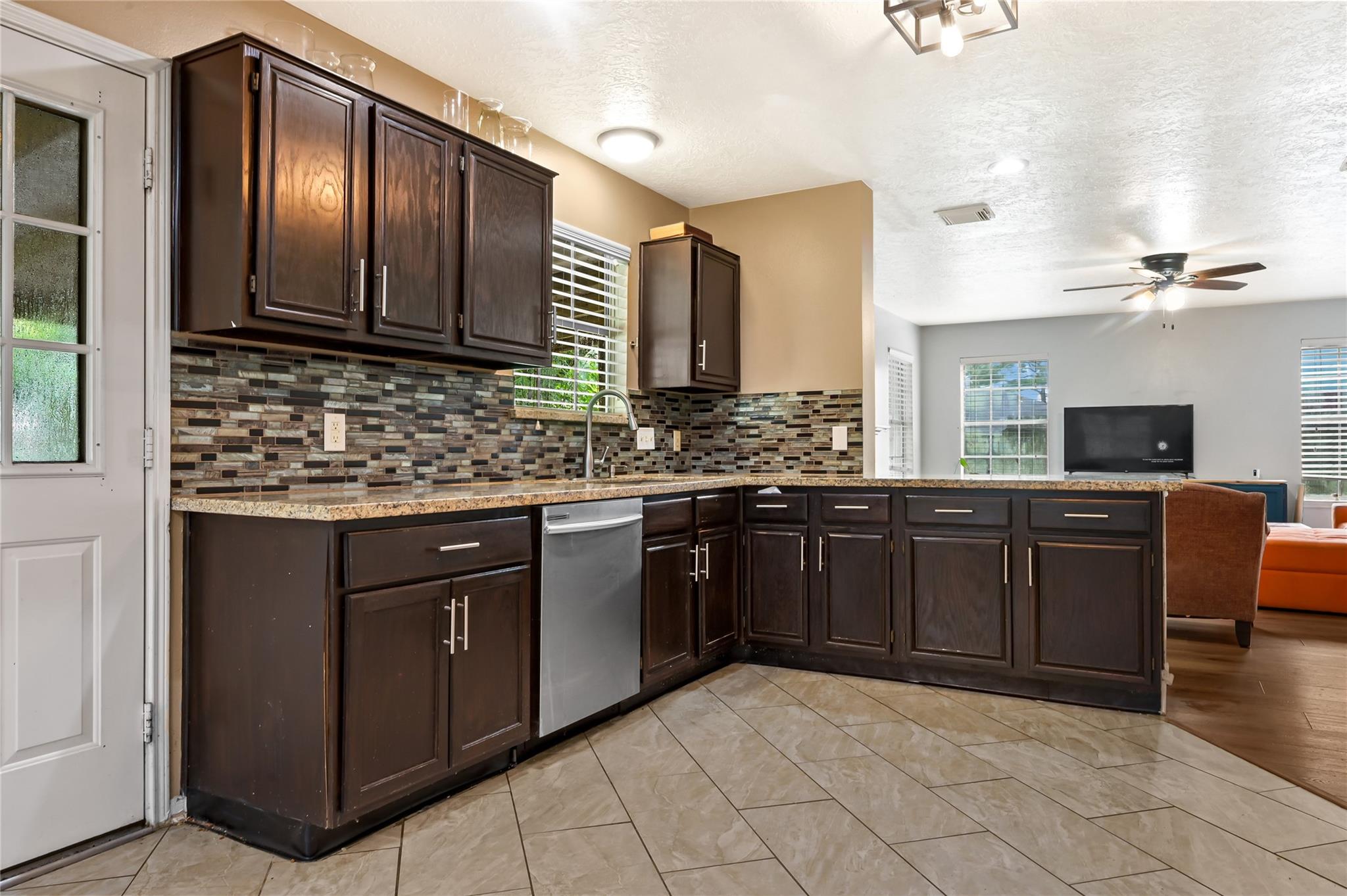 2215 Dublin Dr, League City, TX 77573 photo