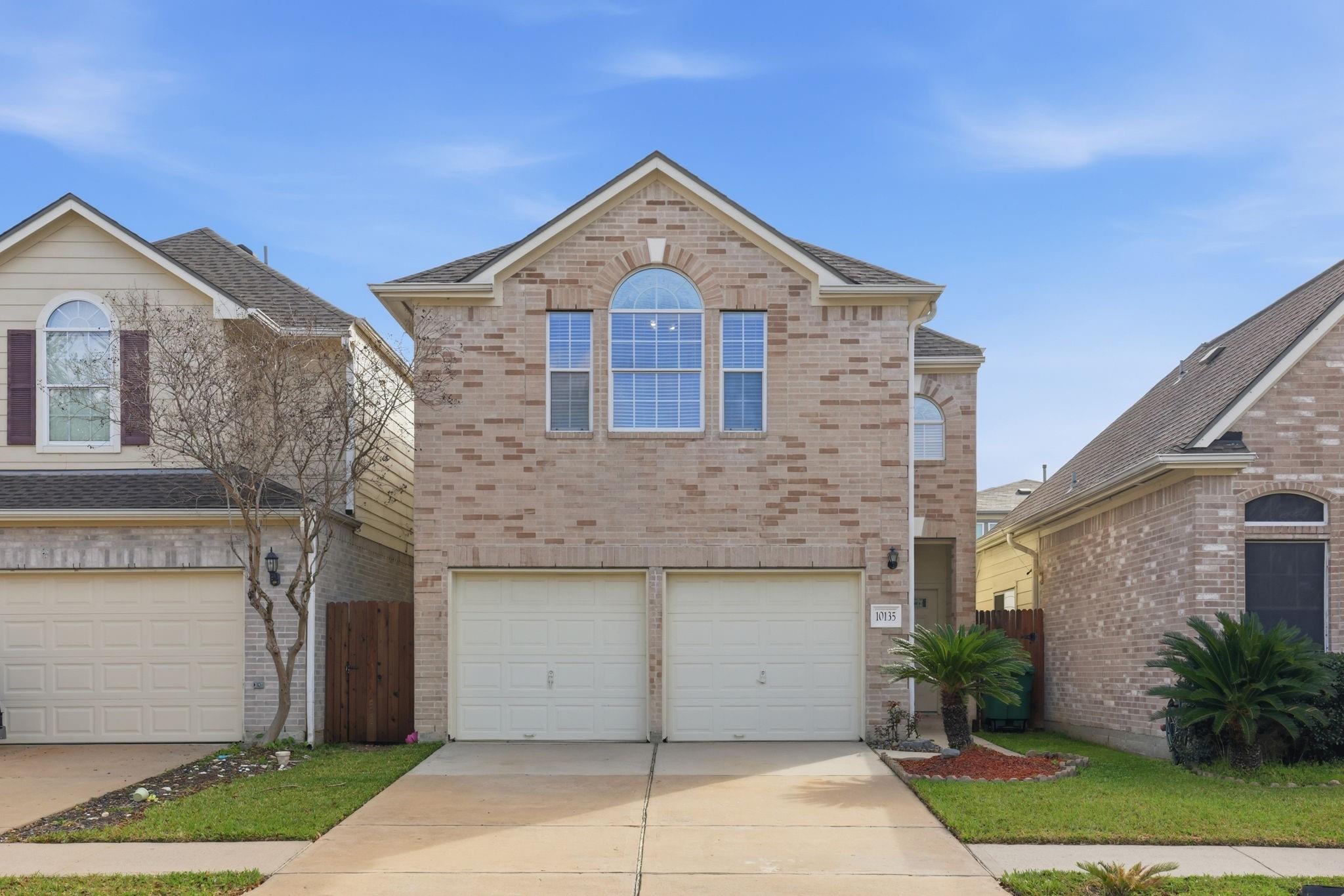 10135 East Palm Lake Doctor Dr, Houston, TX 77034
