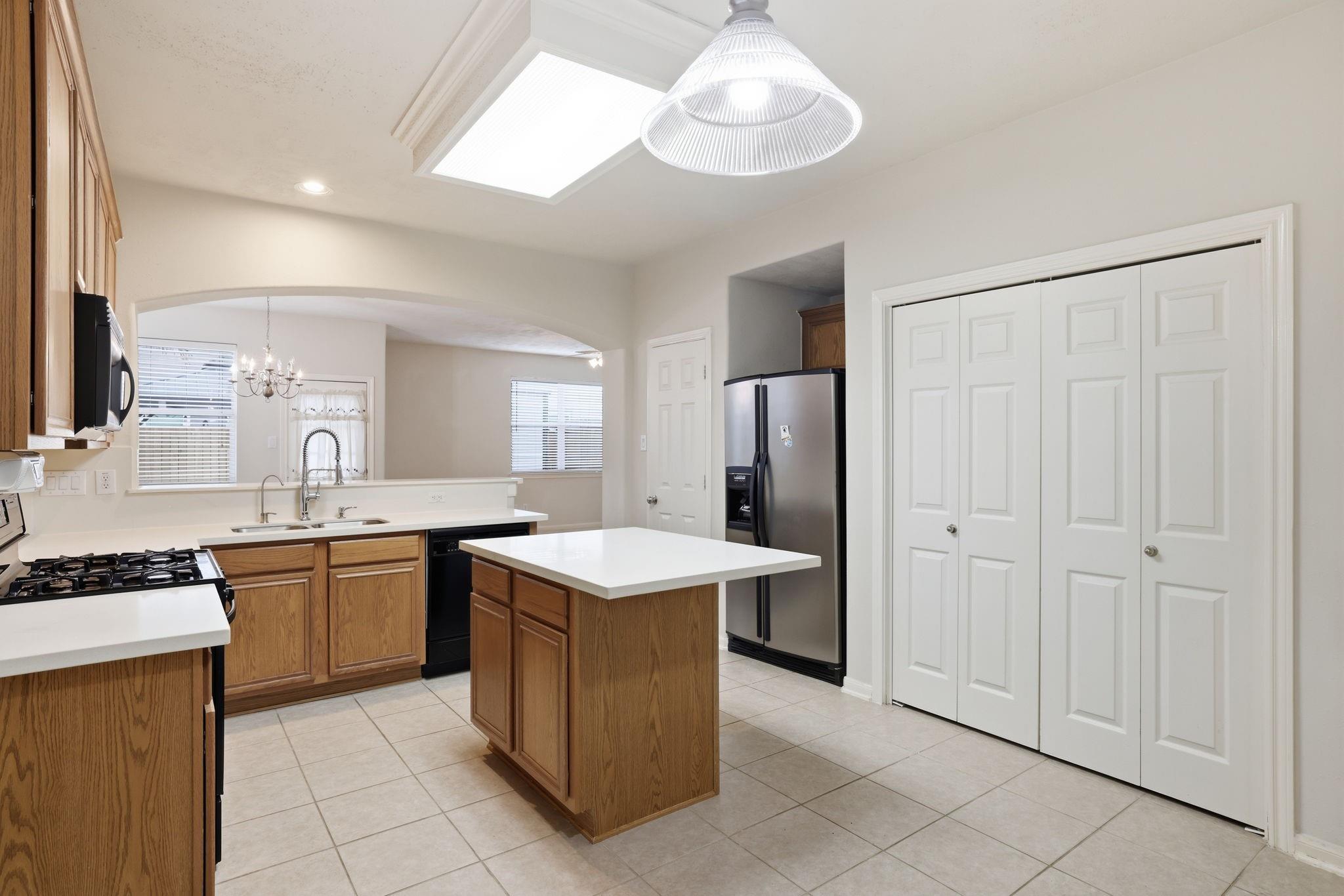 10135 E East Palm Lake Doctor Dr, Houston, TX 77034 photo