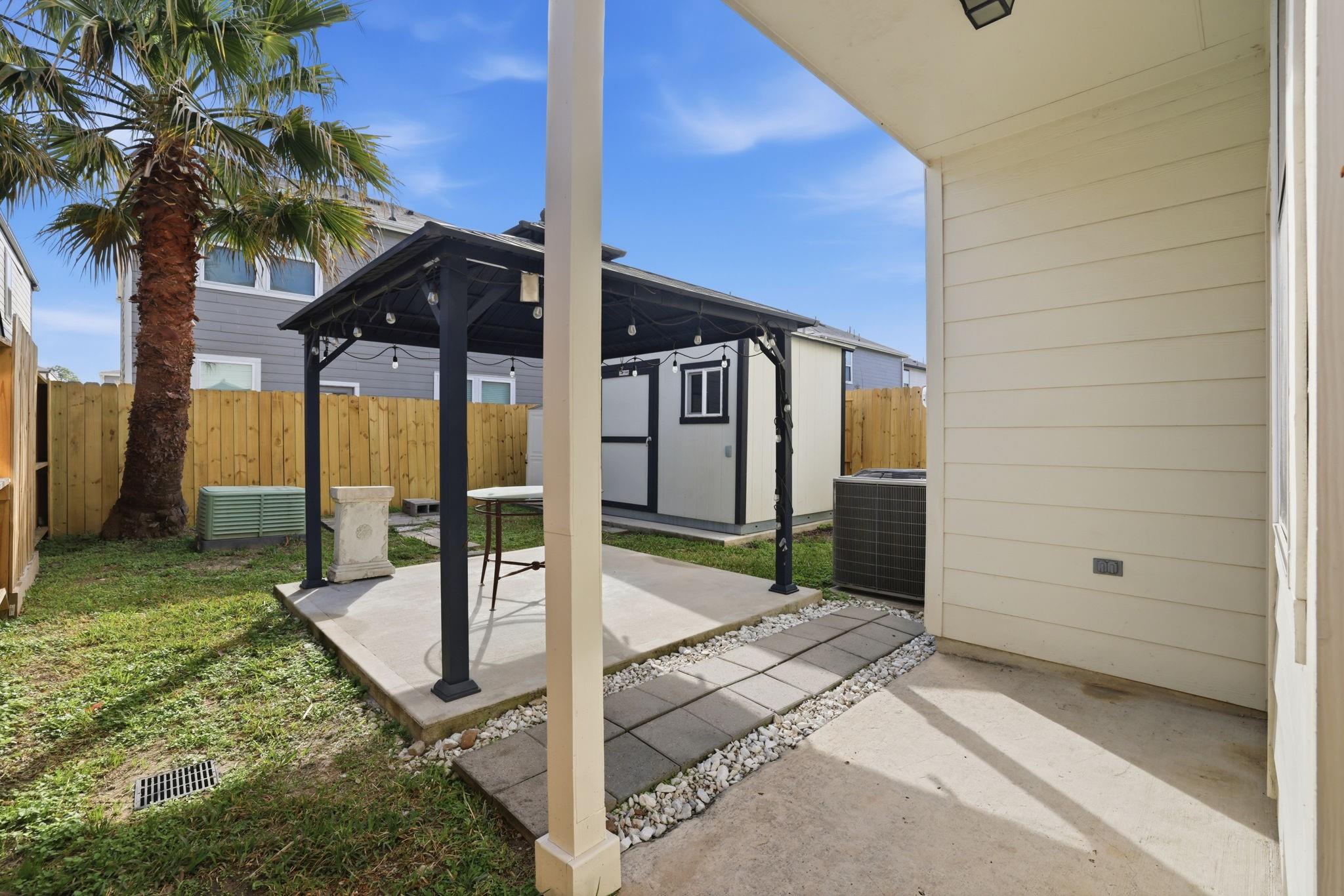 10135 E East Palm Lake Doctor Dr, Houston, TX 77034 photo