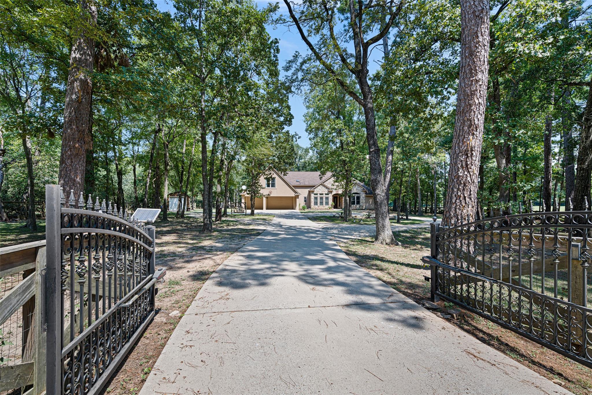 16620 Rabon Chapel Rd, Montgomery, TX 77316 photo