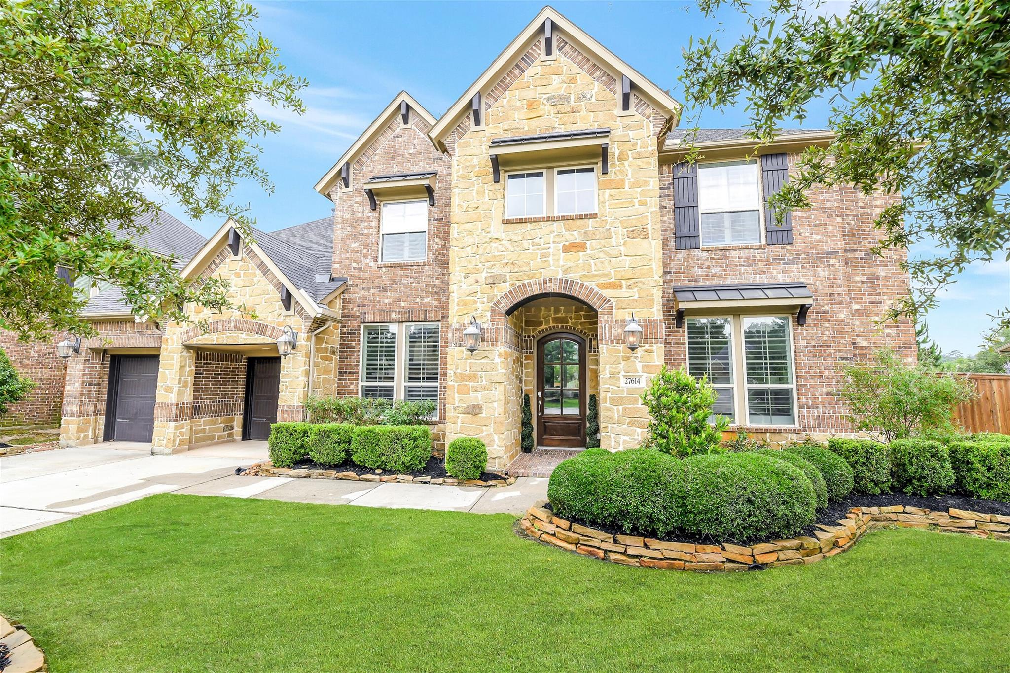27614 Long Cliff Ln, Spring, TX 77386