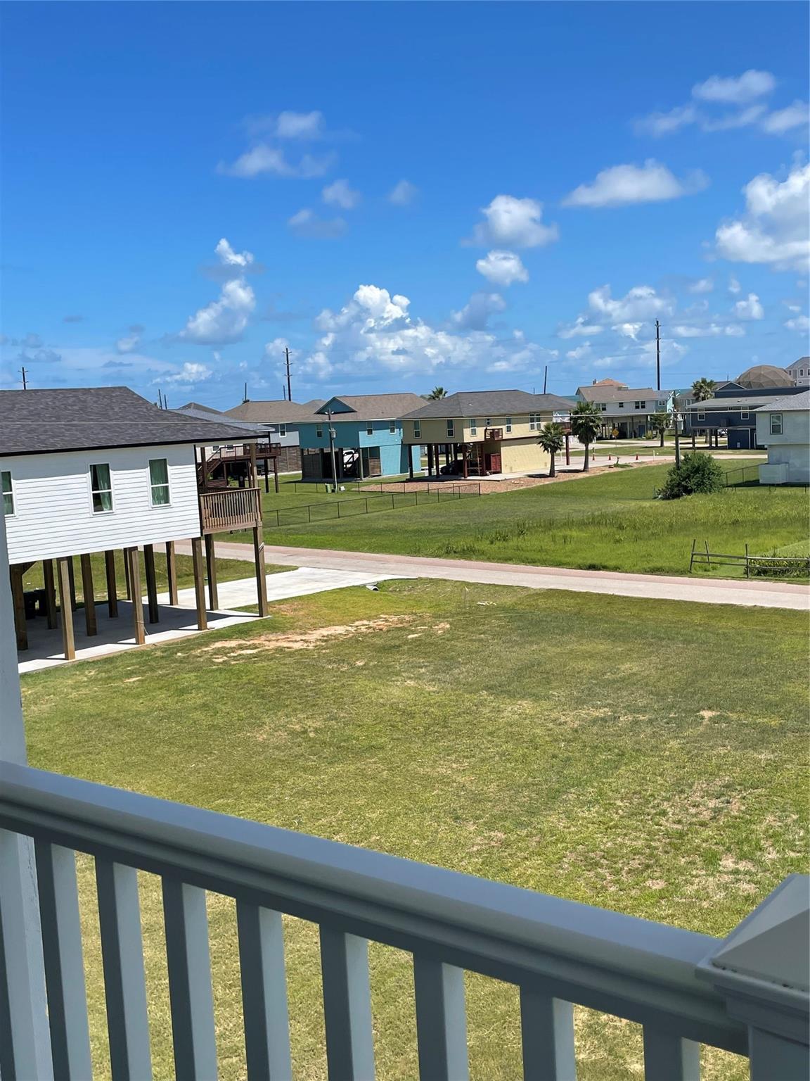 22903 Miramar Dr, Galveston, TX 77554 photo