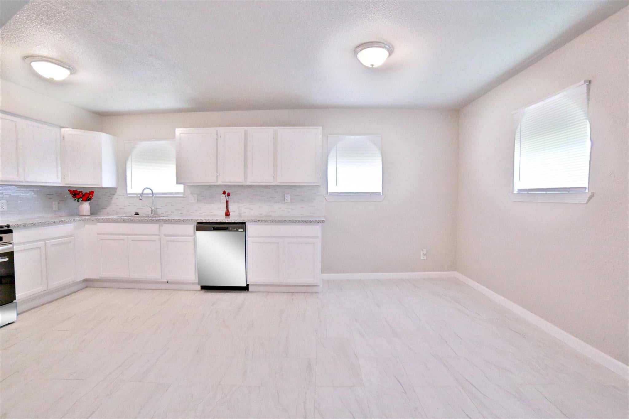 9409 Kentshire Dr, Houston, TX 77078