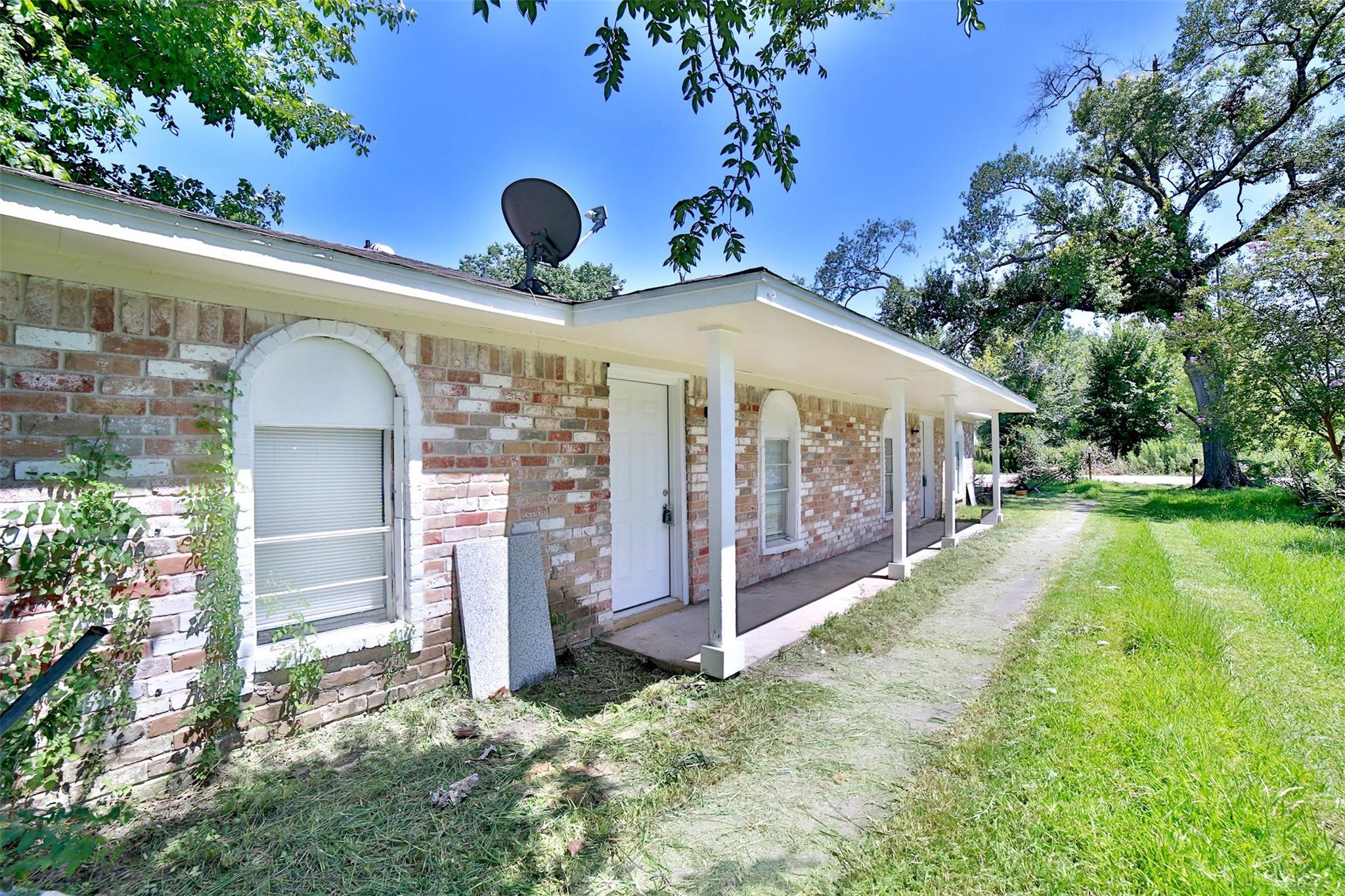 9409 Kentshire Dr, Houston, TX 77078 photo