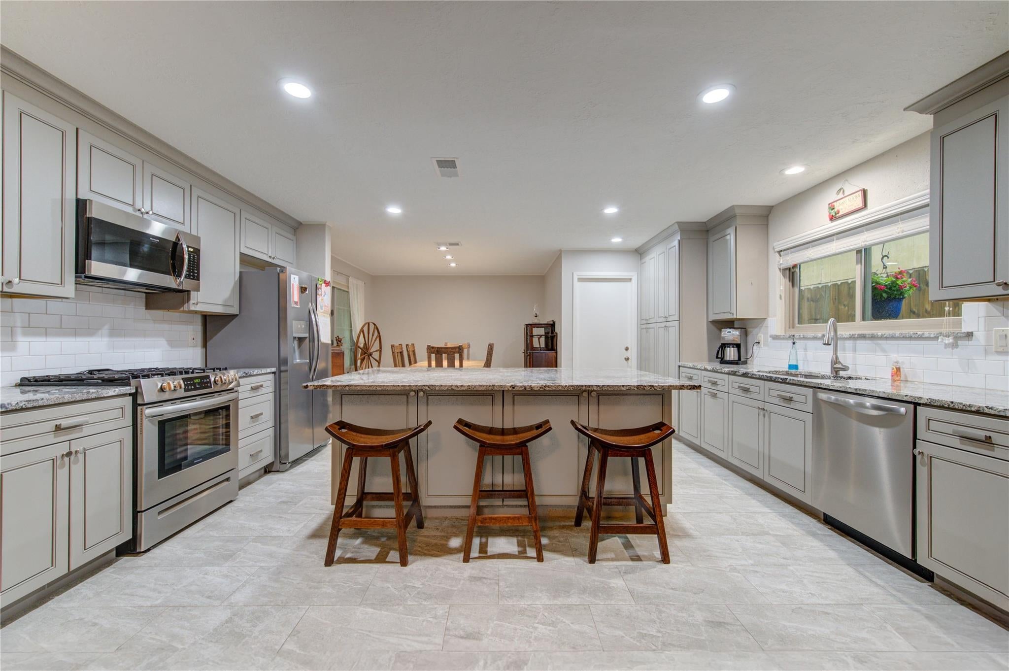 17559 Compass Rose Circle Cir, Crosby, TX 77532