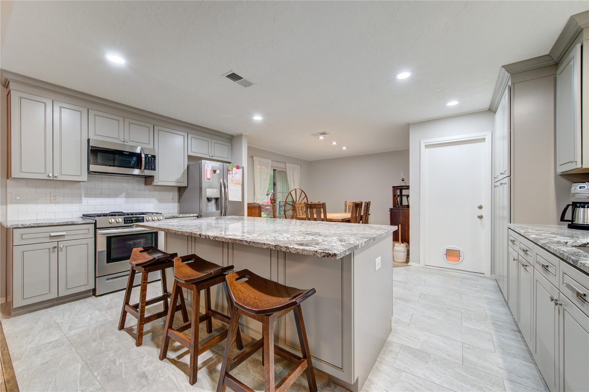 17559 S Compass Rose Circle Cir, Crosby, TX 77532 photo