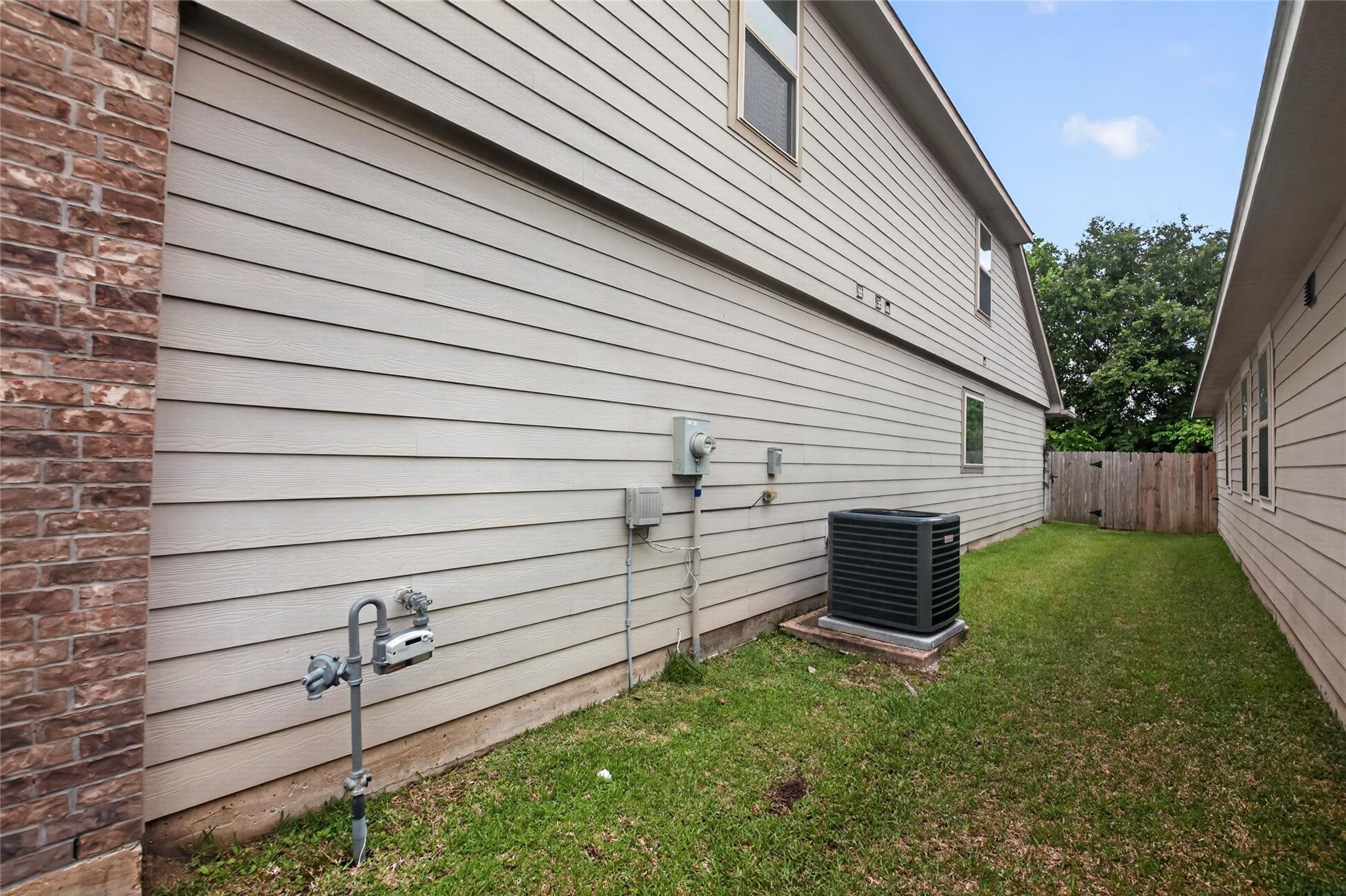 2518 Cold River Dr, Humble, TX 77396 photo