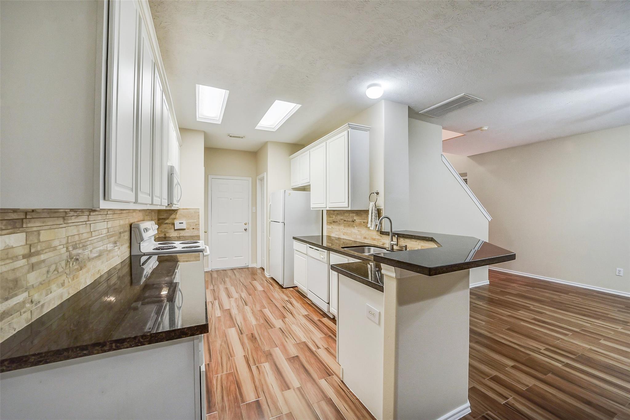 75 Summerhaze Cir, The Woodlands, TX 77382 photo