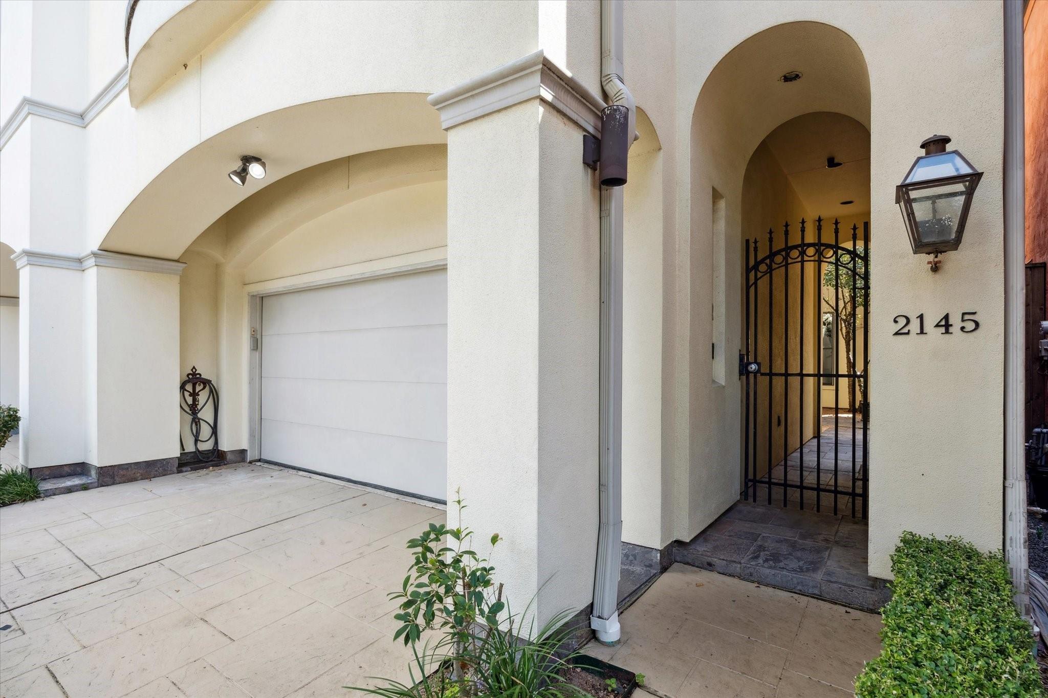 2145 Fairview Ave, Houston, TX 77019 photo