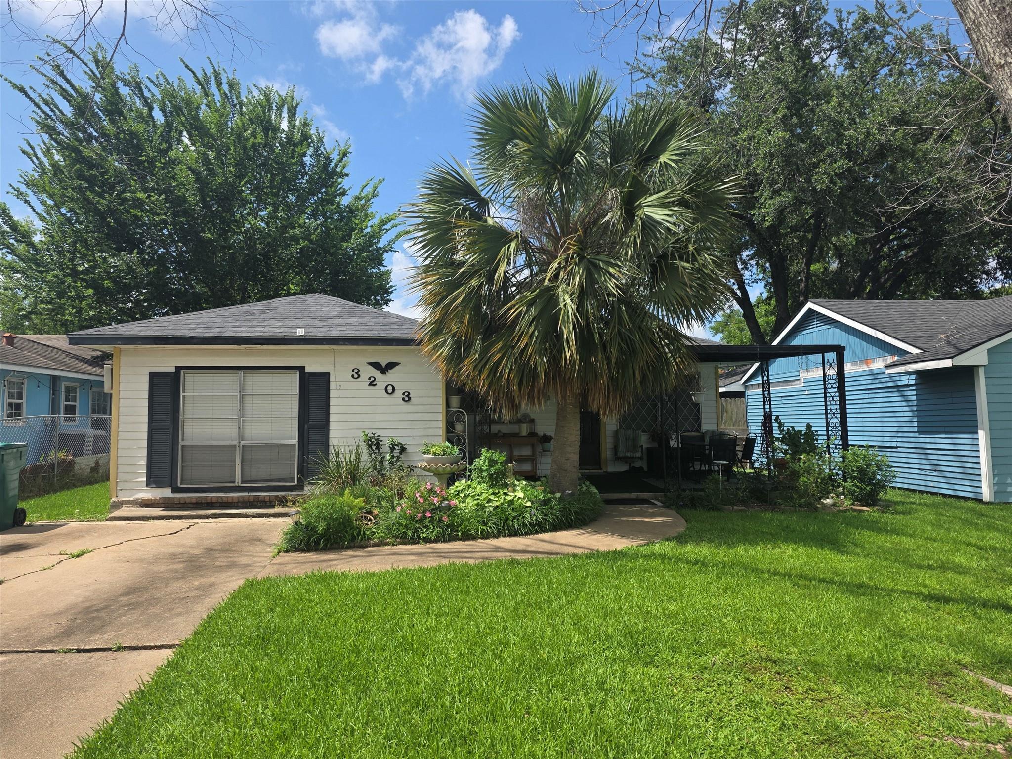 3203 Washington St, Pasadena, TX 77503