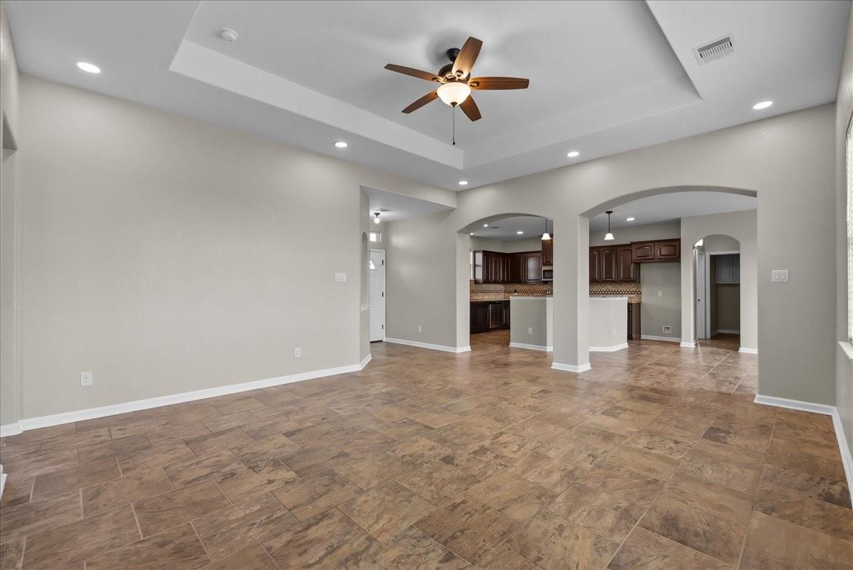 10015 S Redfish Dr, Hitchcock, TX 77563 photo