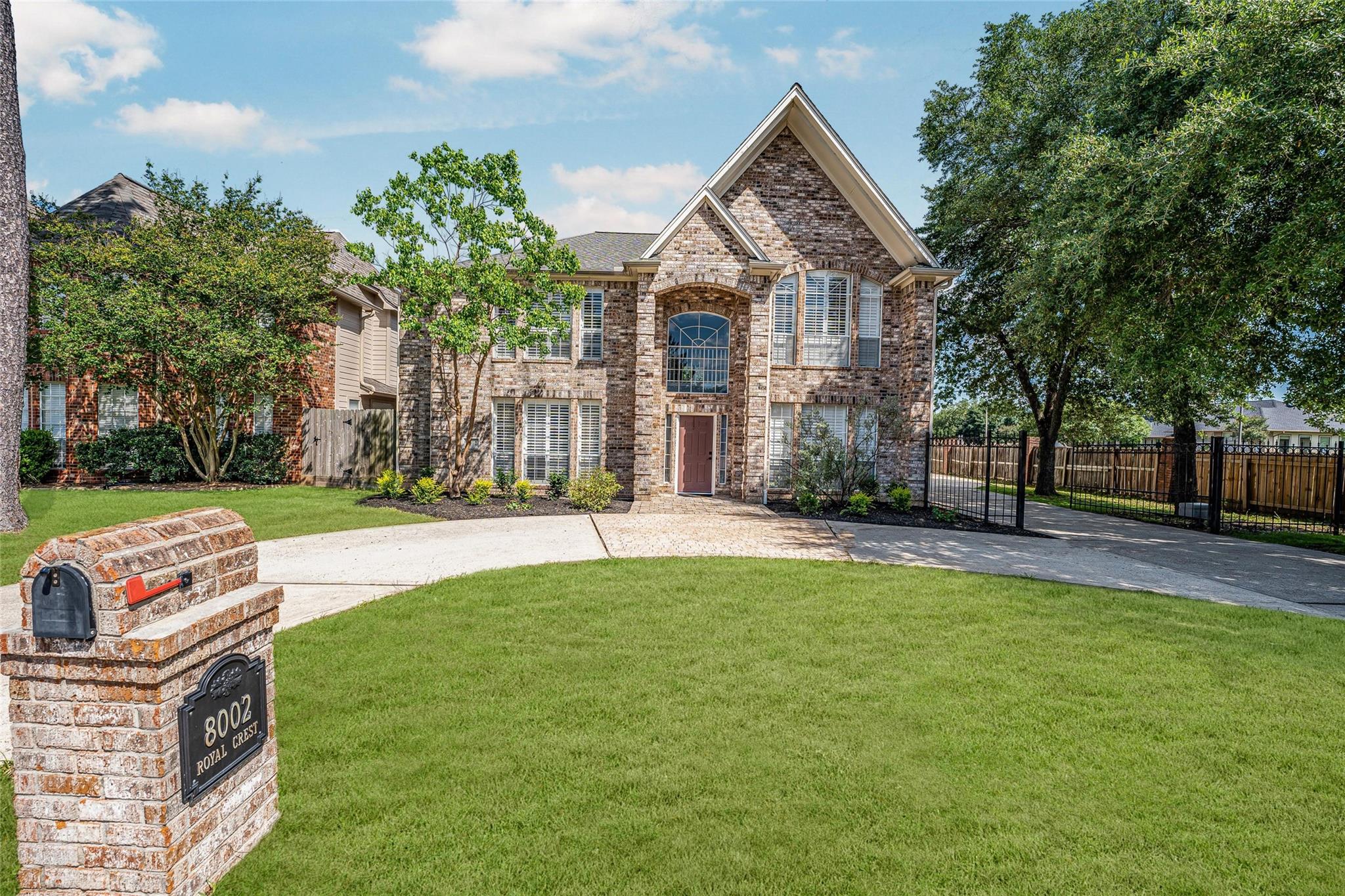 8002 Royal Crest Ct, Houston, TX 77379 photo