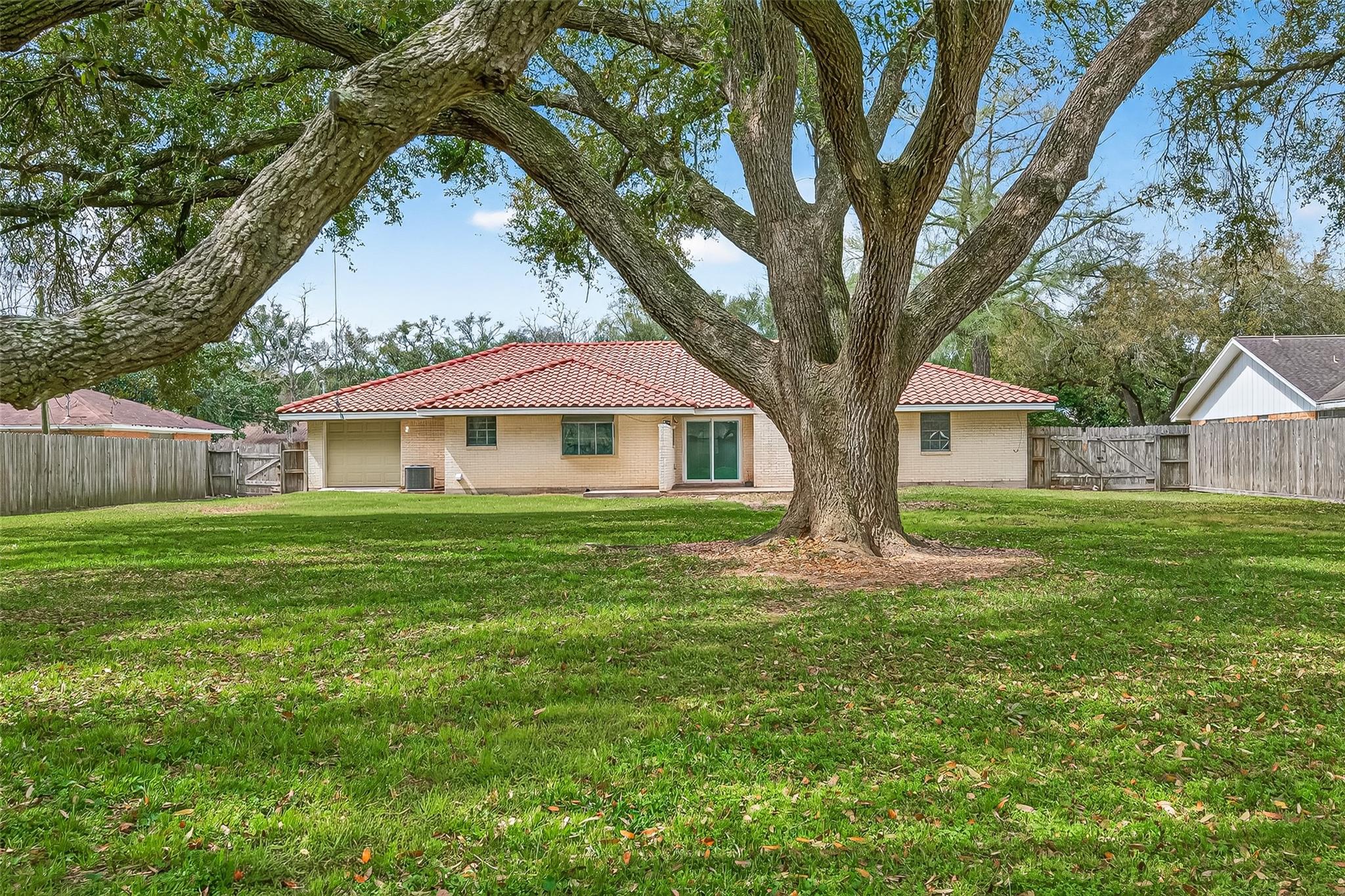 5607 Avenue M, Santa Fe, TX 77510