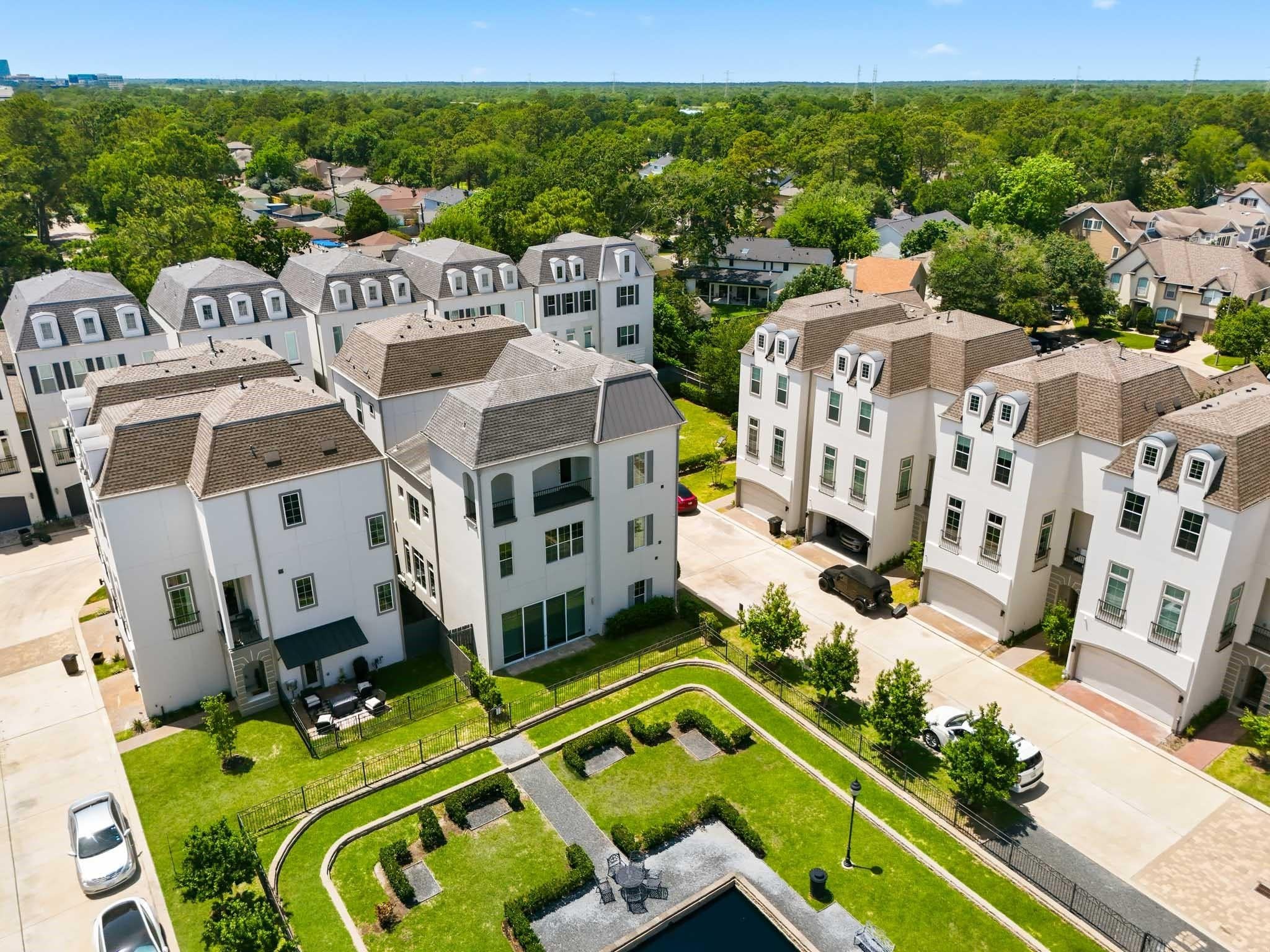 11119 Savannah Oaks Ln, Houston, TX 77043 photo